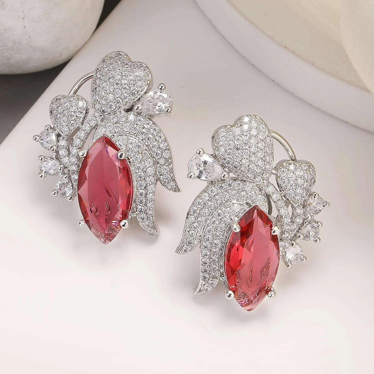 گوشواره های میخی نگین دار طرح الماس آمریکایی با روکش رودیوم Zeneme، مدل تک نگین کریستالی با روکش نقره، مناسب بانوان و هدیه برای دختران