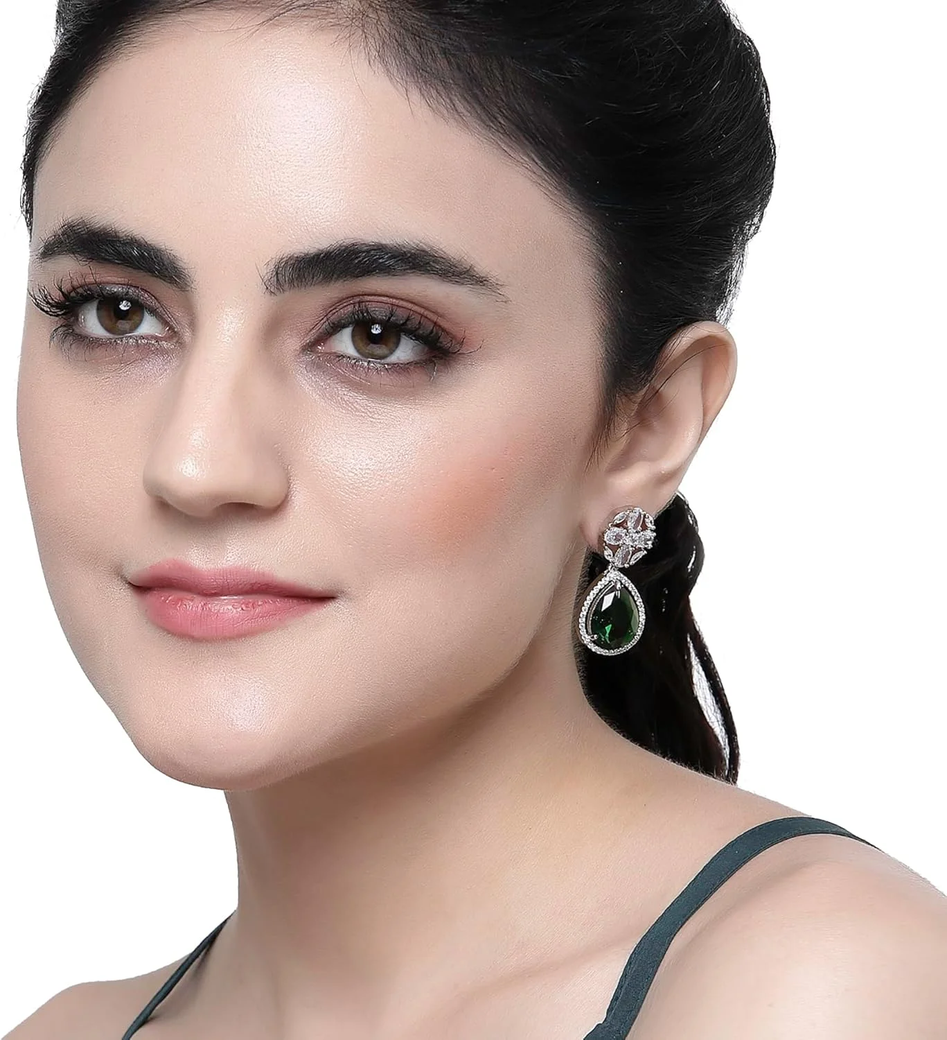 گوشواره های آویز اشکی و طرح گل نگین دار روکش رودیوم زنانه و دخترانه (سبز و سفید)