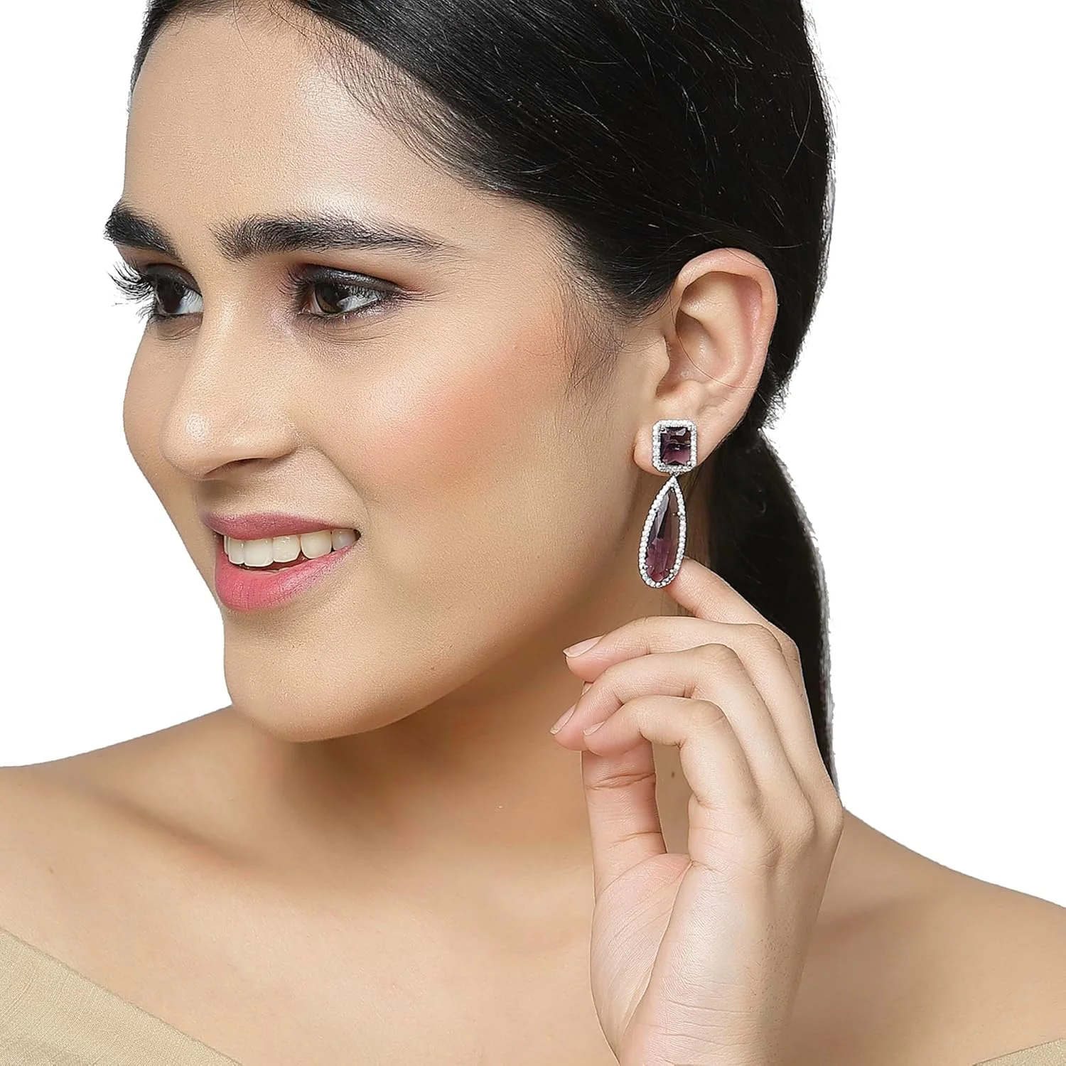 گوشواره های آویز اشکی دست ساز نگین دار الماس آمریکایی روکش رودیوم زنانه و دخترانه برند زنیم گوشواره های آویز اشکی دست ساز نگین دار الماس آمریکایی روکش رودیوم زنانه و دخترانه برند زنیم