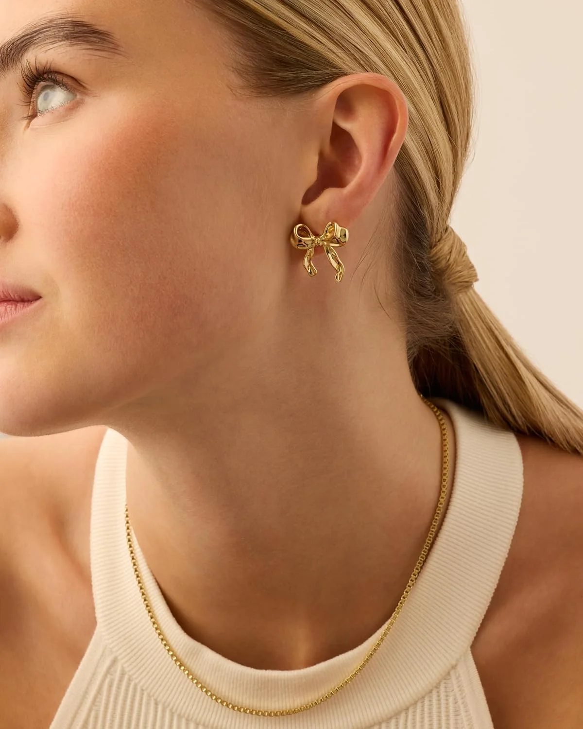 گوشواره های میخی پاپیونی چکش کاری شده با روکش طلای 14 عیار PAVOI برای زنان - گوشواره های میخی ظریف کوکت گوشواره های میخی پاپیونی چکش کاری شده با روکش طلای 14 عیار PAVOI برای زنان - گوشواره های میخی ظریف کوکت