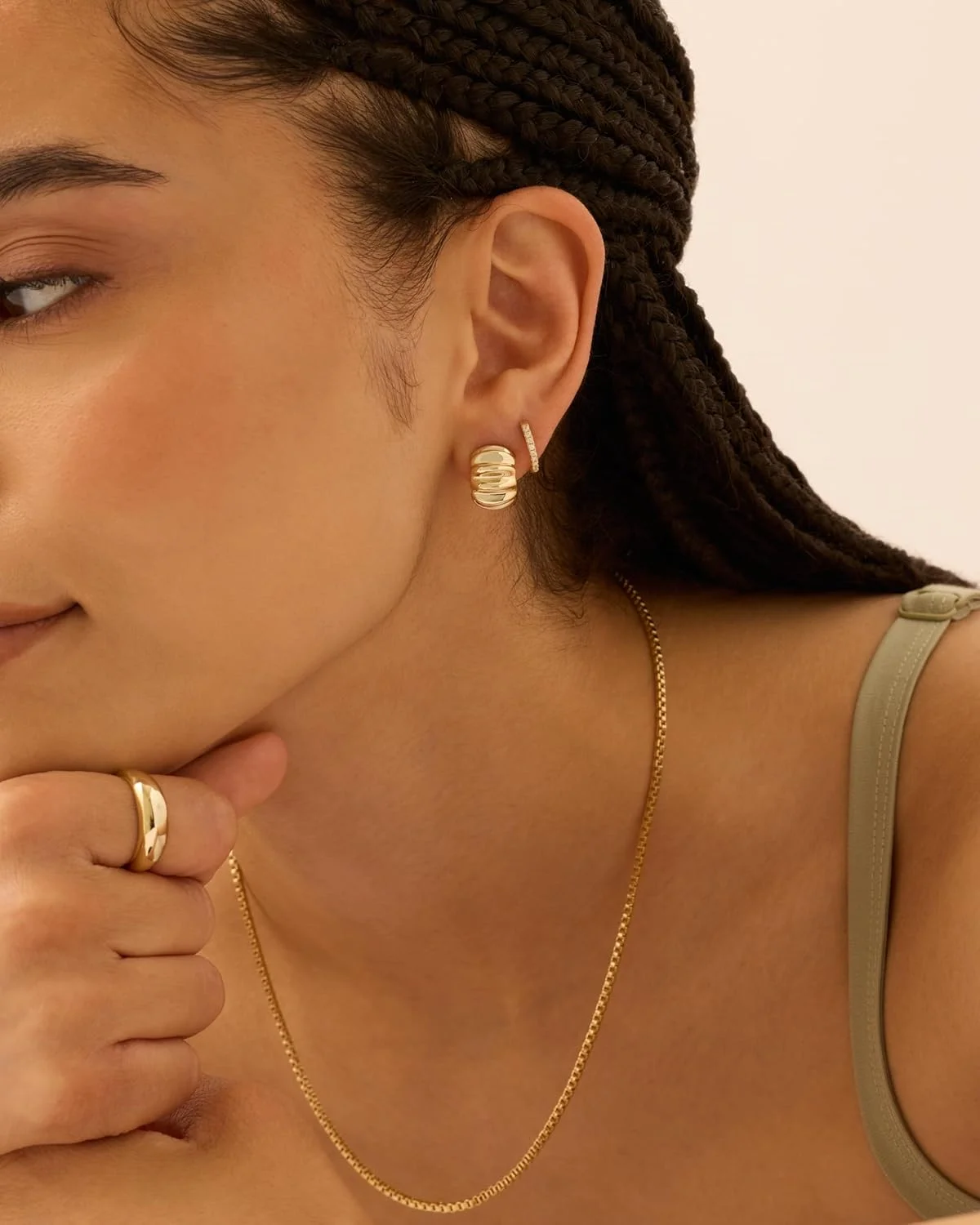 گوشواره های حلقه ای پیچ خورده کروسان پاوی با روکش طلای 14 عیار زنانه - حلقه های بزرگ و ضخیم گوشواره های حلقه ای پیچ خورده کروسان پاوی با روکش طلای 14 عیار زنانه - حلقه های بزرگ و ضخیم