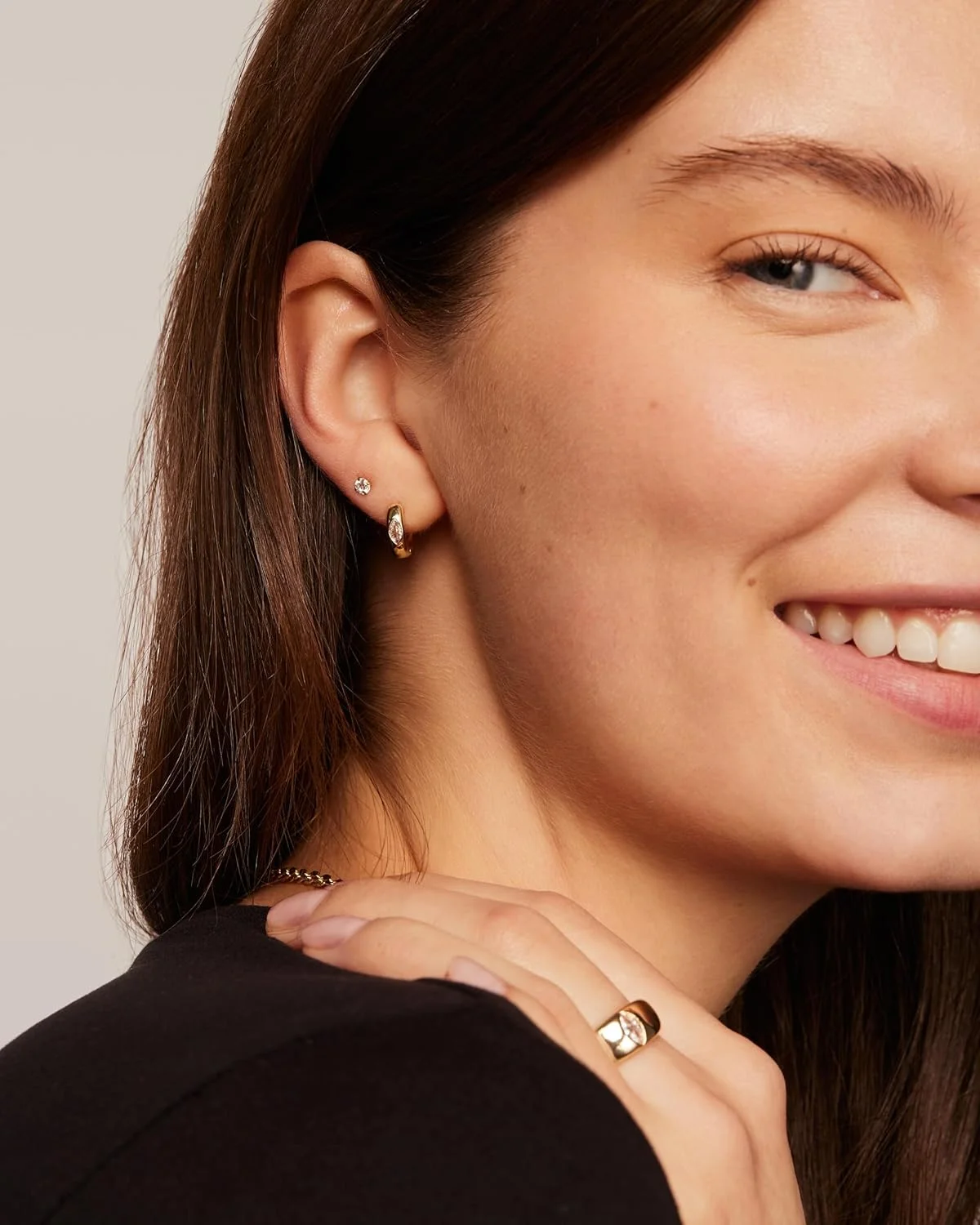 گوشواره های حلقه ای هاگی مارکیز زیرکونیا مکعبی با روکش طلای 14 عیار و پایه نقره استرلینگ PAVOI | هاگی های تک نگین CZ کوچک و ضخیم برای زنان گوشواره های حلقه ای هاگی مارکیز زیرکونیا مکعبی با روکش طلای 14 عیار و پایه نقره استرلینگ PAVOI | هاگی های تک نگین CZ کوچک و ضخیم برای زنان