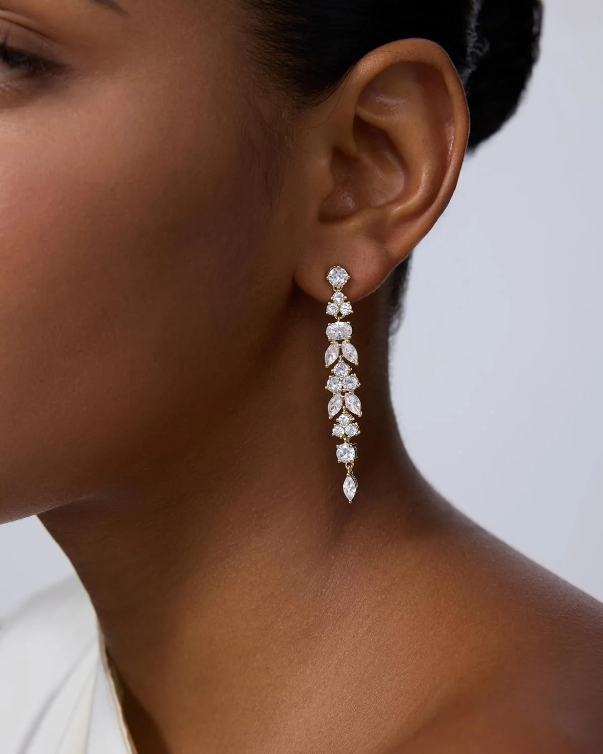 گوشواره های آویز زنانه پاوی با روکش طلای 14 عیار و نگین زیرکونیا - گوشواره های بلند کریستالی عروس - جواهرات ضد حساسیت آویز الماسی شبیه سازی شده برای عروس و ساقدوش گوشواره های آویز زنانه پاوی با روکش طلای 14 عیار و نگین زیرکونیا - گوشواره های بلند کریستالی عروس - جواهرات ضد حساسیت آویز الماسی شبیه سازی شده برای عروس و ساقدوش