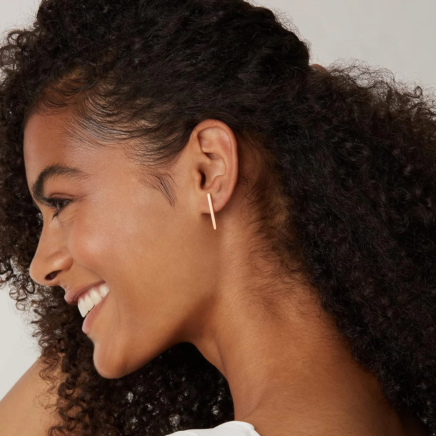 گوشواره های میخی میله ای کوچک و ظریف با روکش طلای 14 عیار و پایه نقره استرلینگ پاوی | گوشواره طلا زنانه گوشواره های میخی میله ای کوچک و ظریف با روکش طلای 14 عیار و پایه نقره استرلینگ پاوی | گوشواره طلا زنانه