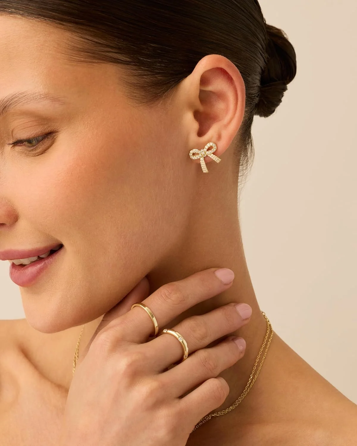 گوشواره های میخی پاپیونی روکش طلای 14 عیار PAVOI برای زنان - گوشواره های میخی ظریف و نگین دار زیرکونیا کوبیک درجه یک گوشواره های میخی پاپیونی روکش طلای 14 عیار PAVOI برای زنان - گوشواره های میخی ظریف و نگین دار زیرکونیا کوبیک درجه یک