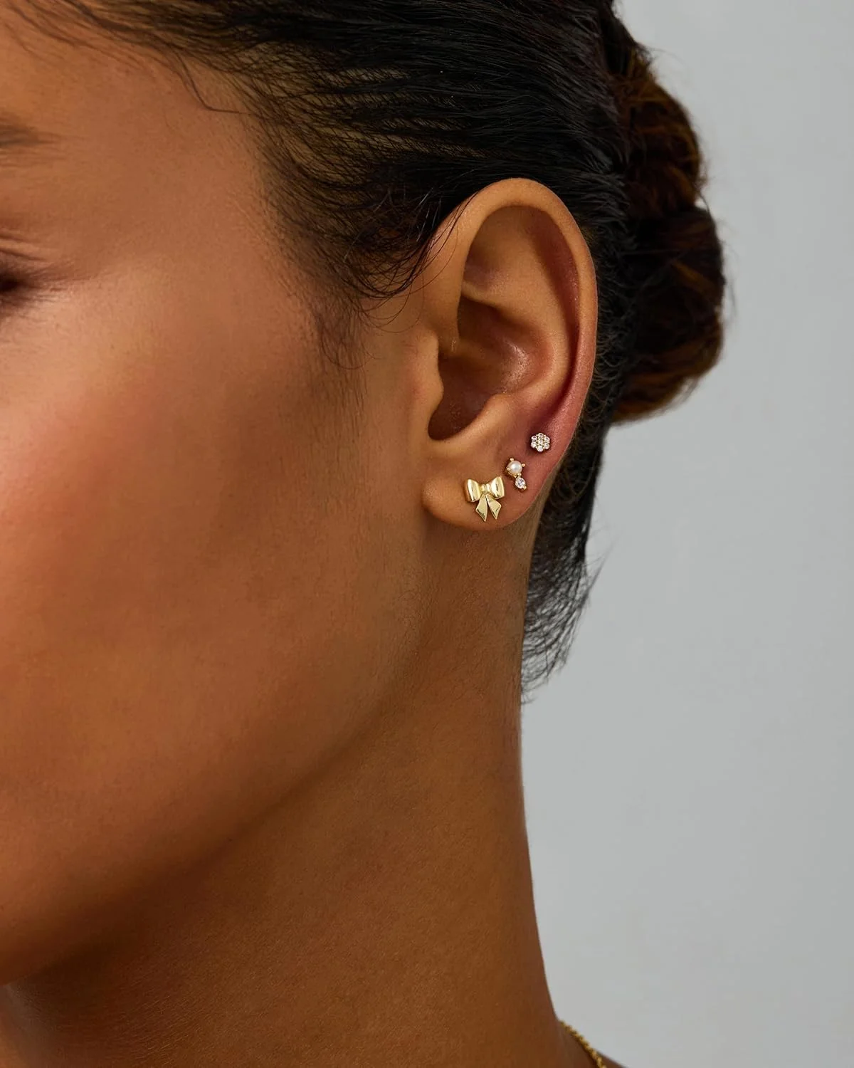 گوشواره های میخی مروارید و زیرکونیا با روکش طلای 14 عیار PAVOI برای زنان - ست جواهرات فشن با پشت پیچی