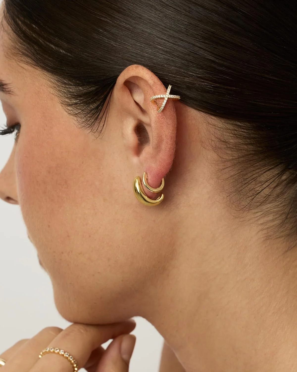 گوشواره های حلقه ای بغل گوش نگین دار گرد نقره استرلینگ 925 با روکش طلای 14 عیار پاوی | گیره ای برای غضروف گوش گوشواره های حلقه ای بغل گوش نگین دار گرد نقره استرلینگ 925 با روکش طلای 14 عیار پاوی | گیره ای برای غضروف گوش