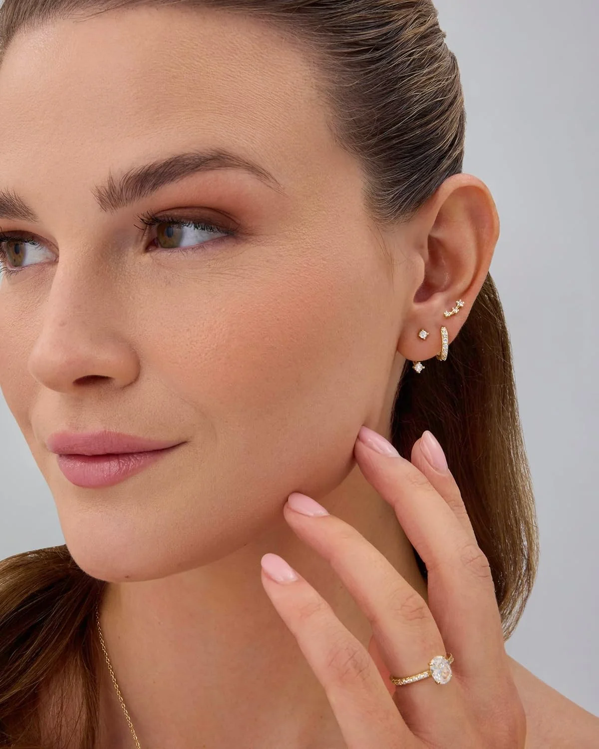 گوشواره های زنانه پاوی با روکش طلای 18 عیار و پایه نقره استرلینگ - سه جفت گوشواره بیانیه ای - بسته گوشواره طلایی زیرکونیا مکعبی - مجموعه جواهرات پیرسینگ هاگی خزنده ژاکت گوش جلو و عقب گوشواره های زنانه پاوی با روکش طلای 18 عیار و پایه نقره استرلینگ - سه جفت گوشواره بیانیه ای - بسته گوشواره طلایی زیرکونیا مکعبی - مجموعه جواهرات پیرسینگ هاگی خزنده ژاکت گوش جلو و عقب