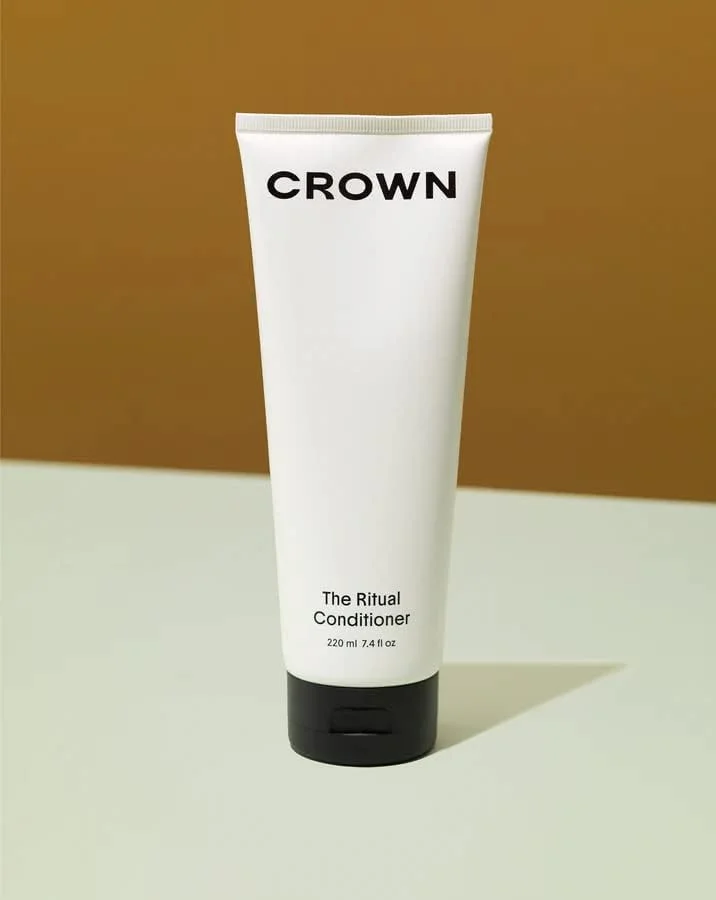 نرم کننده مو CROWN AFFAIR - The Ritual، مناسب برای انواع مو، بافت و طول مو، آبرسانی عمیق از داخل برای تقویت، نرمی و هیدراته کردن مو، 220 میلی لیتر نرم کننده مو CROWN AFFAIR - The Ritual، مناسب برای انواع مو، بافت و طول مو، آبرسانی عمیق از داخل برای تقویت، نرمی و هیدراته کردن مو، 220 میلی لیتر