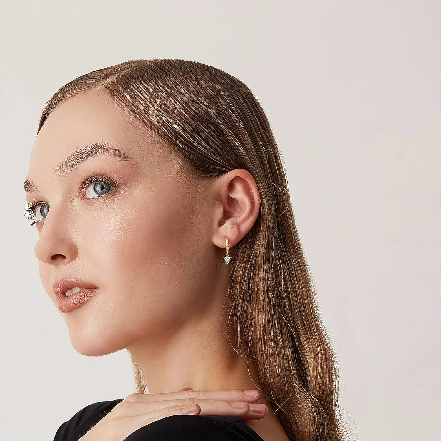 گوشواره های آویزی/آویز سبک وزن پاوی با روکش طلای 14 عیار و پایه نقره استرلینگ S925 برای زنان | نگین تک تخمه زیرکونیا | گوشواره های ظریف گوشواره های آویزی/آویز سبک وزن پاوی با روکش طلای 14 عیار و پایه نقره استرلینگ S925 برای زنان | نگین تک تخمه زیرکونیا | گوشواره های ظریف