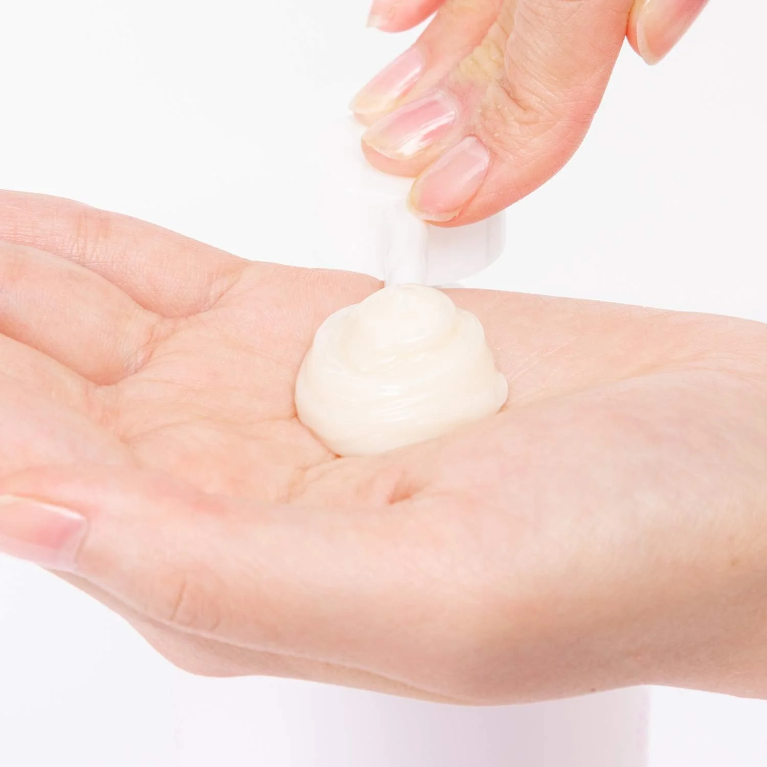 نرم کننده موهای آسیب دیده و خشک Bioliss Botanical Esthetic Gloss Coating SALON STYLE KOSE (ترمیم کننده آسیب) 500 میلی لیتر، برای داشتن موهایی نرم و مرطوب با رایحه گل رز و موگه نرم کننده موهای آسیب دیده و خشک Bioliss Botanical Esthetic Gloss Coating SALON STYLE KOSE (ترمیم کننده آسیب) 500 میلی لیتر، برای داشتن موهایی نرم و مرطوب با رایحه گل رز و موگه