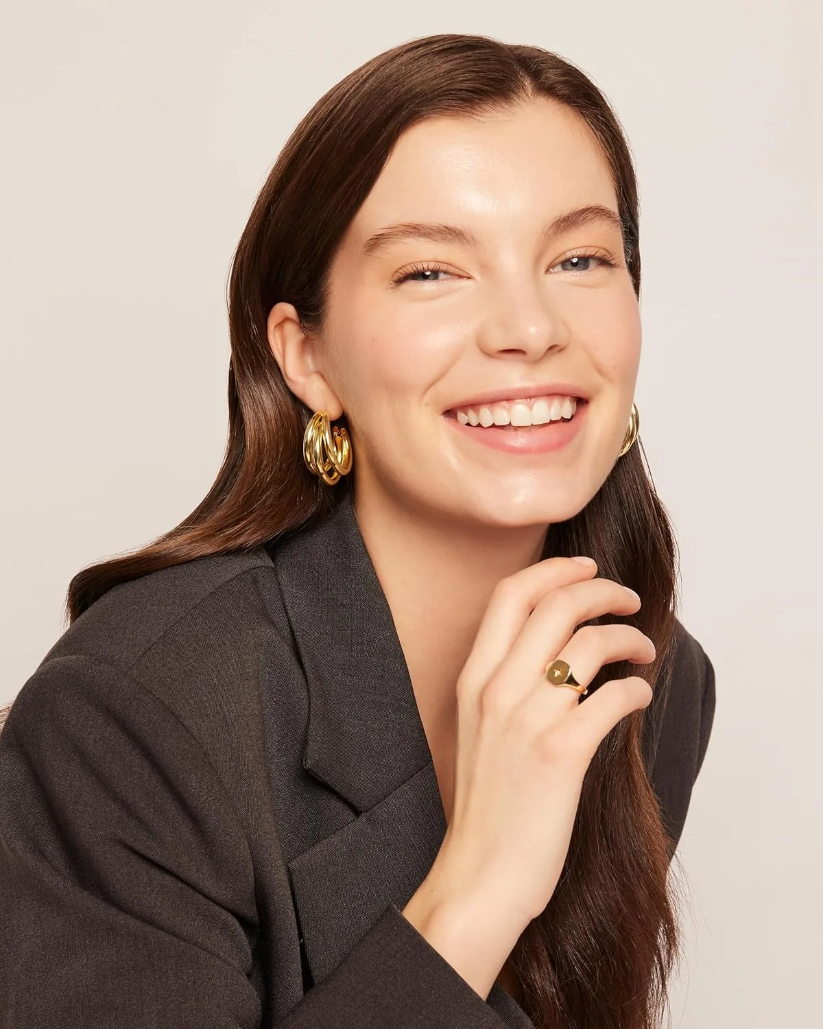 گوشواره های حلقه ای چندگانه پاوی با روکش طلای 14 عیار برای زنان | گوشواره های حلقه ای سه تایی ضد حساسیت و مد روز گوشواره های حلقه ای چندگانه پاوی با روکش طلای 14 عیار برای زنان | گوشواره های حلقه ای سه تایی ضد حساسیت و مد روز