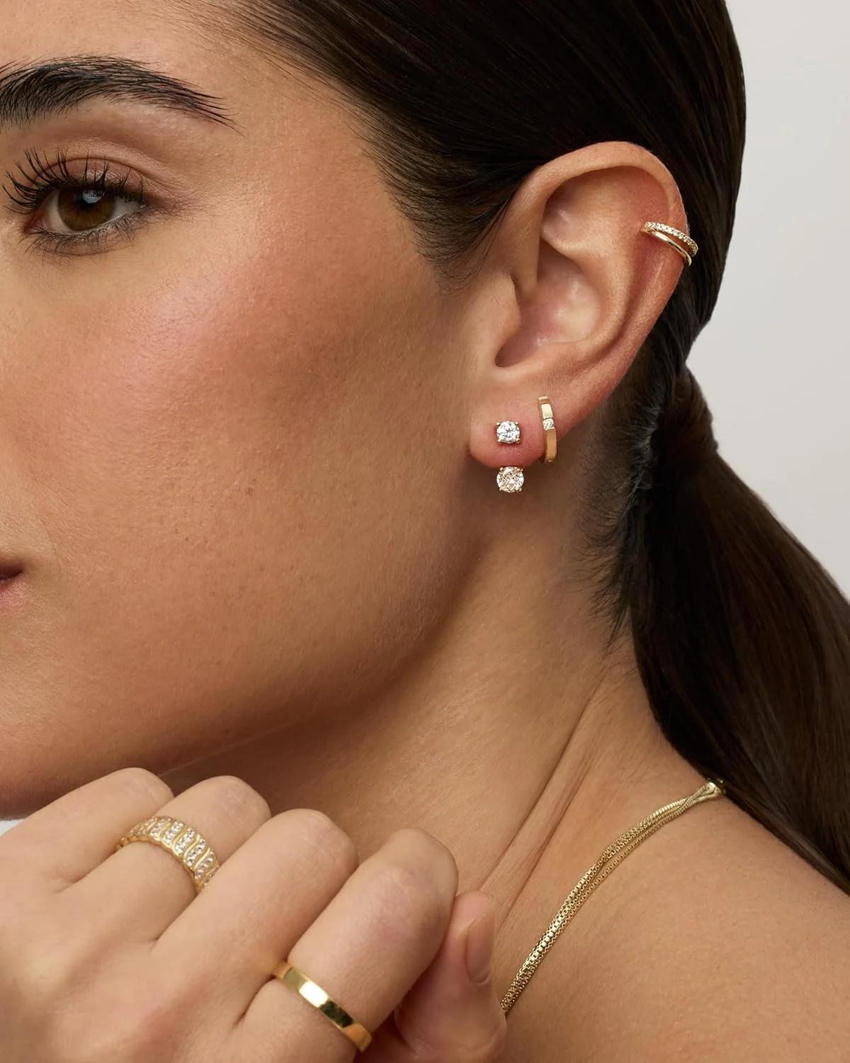 گوشواره ژاکتی زنانه پاوی با روکش طلای 14 عیار و زیرکونیا - میله نقره استرلینگ، نگین های ظریف CZ در جلو و پشت - گوشواره های ژاکتی زنانه گوشواره ژاکتی زنانه پاوی با روکش طلای 14 عیار و زیرکونیا - میله نقره استرلینگ، نگین های ظریف CZ در جلو و پشت - گوشواره های ژاکتی زنانه