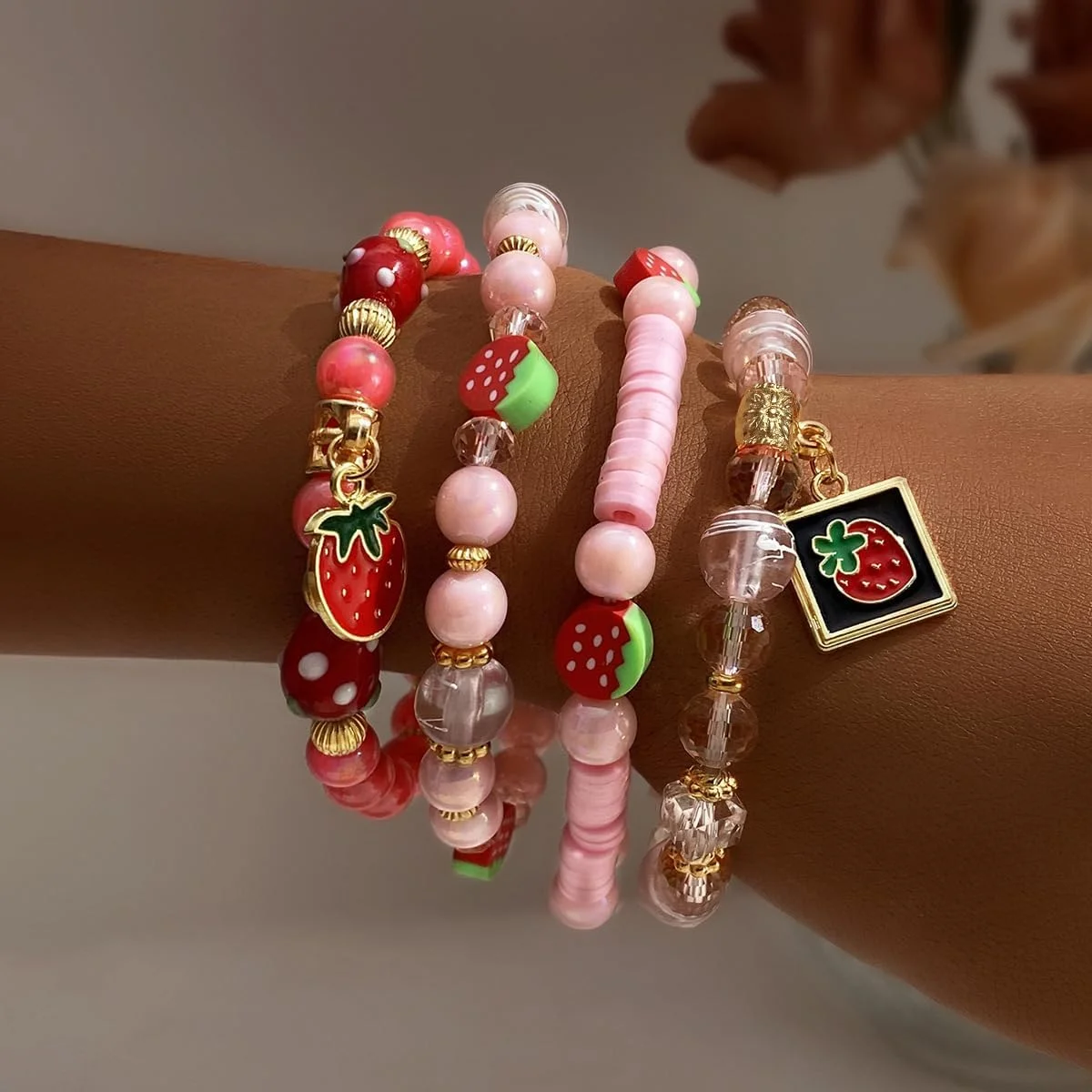 دستبند کریستالی اکسفور با آویز کارتونی، 2 عدد دستبند مهره ای کشسان کارتونی زیبا مرواریدی کاوائی، دستبند آویز با تم توت فرنگی هدیه ای برای دختران نوجوان، کودکان، هالووین، تولد دستبند کریستالی اکسفور با آویز کارتونی، 2 عدد دستبند مهره ای کشسان کارتونی زیبا مرواریدی کاوائی، دستبند آویز با تم توت فرنگی هدیه ای برای دختران نوجوان، کودکان، هالووین، تولد