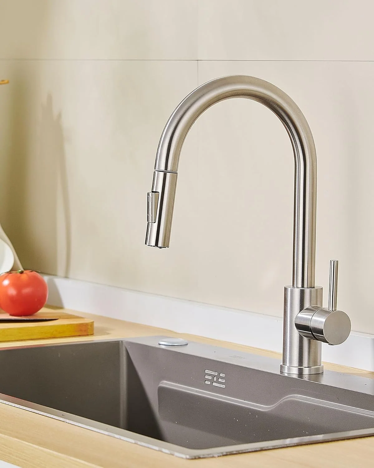 شیر آشپزخانه QFN، شیرآلات سینک آشپزخانه، شیر مخلوط کن آشپزخانه با اسپری کشویی تک دستگیره، فولاد ضد زنگ