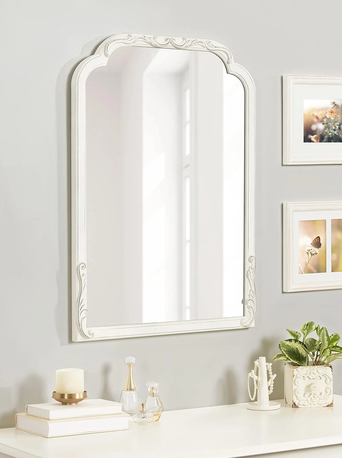 آینه قدی کمانی دکوراتیو طرحدار Kate and Laurel Fraimont با جزئیات تزئینی و پرداخت کهنه کاری شده، 61x86 سانتی متر، سفید آینه قدی کمانی دکوراتیو طرحدار Kate and Laurel Fraimont با جزئیات تزئینی و پرداخت کهنه کاری شده، 61x86 سانتی متر، سفید