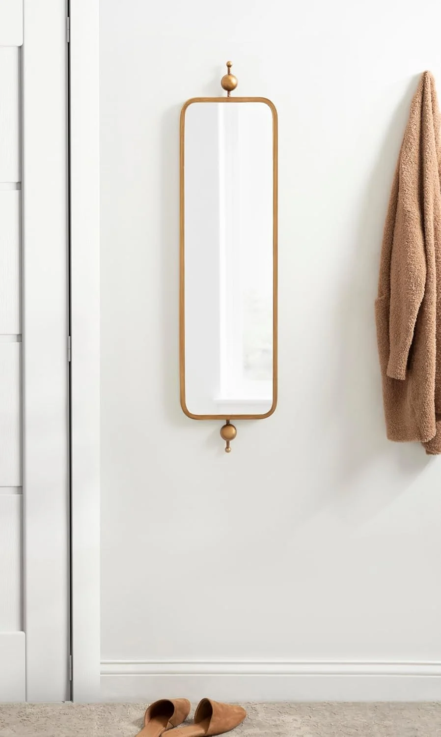 آینه دیواری باریک Kate and Laurel Kasota، 9 × 36، طلایی عتیقه، آینه بلند و جذاب برای استفاده به عنوان آینه باریک ورودی یا آینه تزئینی اتاق خواب آینه دیواری باریک Kate and Laurel Kasota، 9 × 36، طلایی عتیقه، آینه بلند و جذاب برای استفاده به عنوان آینه باریک ورودی یا آینه تزئینی اتاق خواب