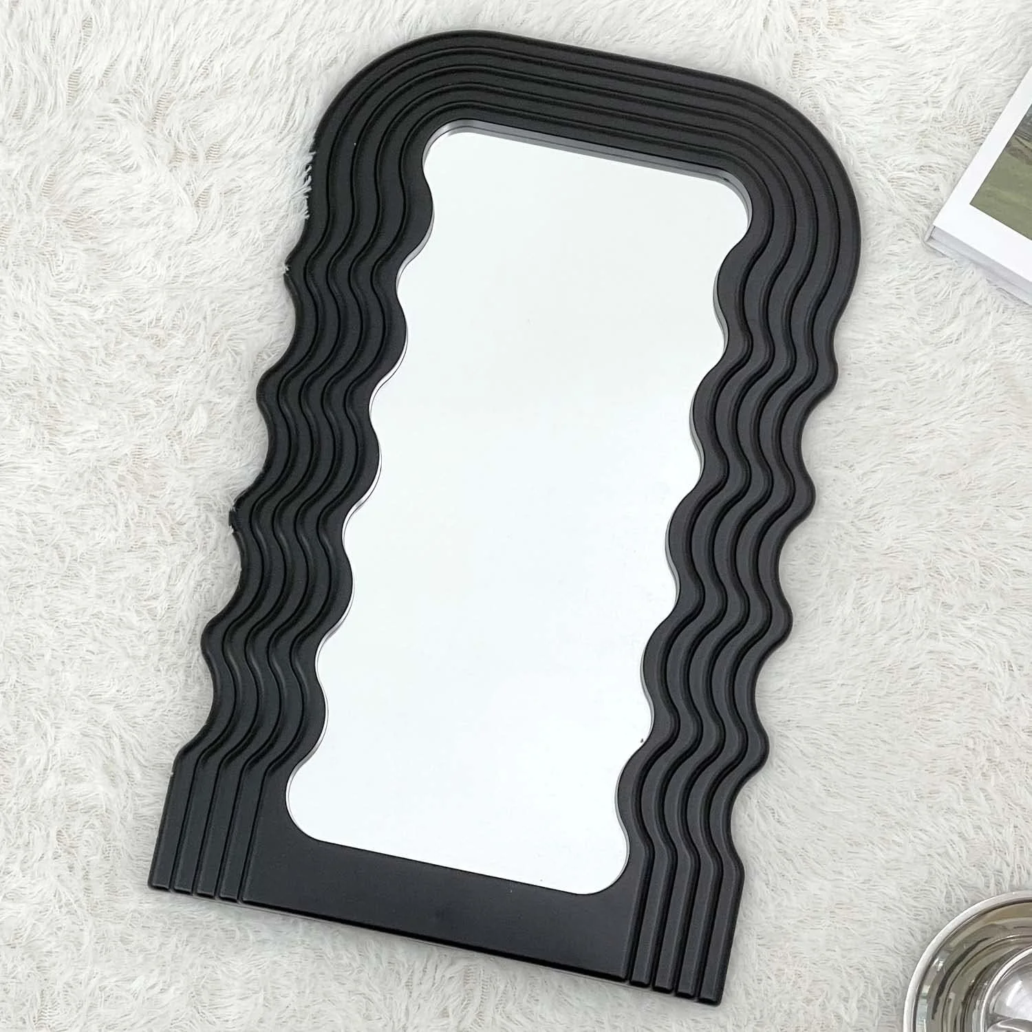 آینه با قاب نامنظم طرح موجی Simmer Stone، آینه تزئینی رومیزی دیواری برای اتاق نشیمن، اتاق خواب، راهرو، دکوراسیون منزل، هدیه تولد و خانه نویی (مشکی)