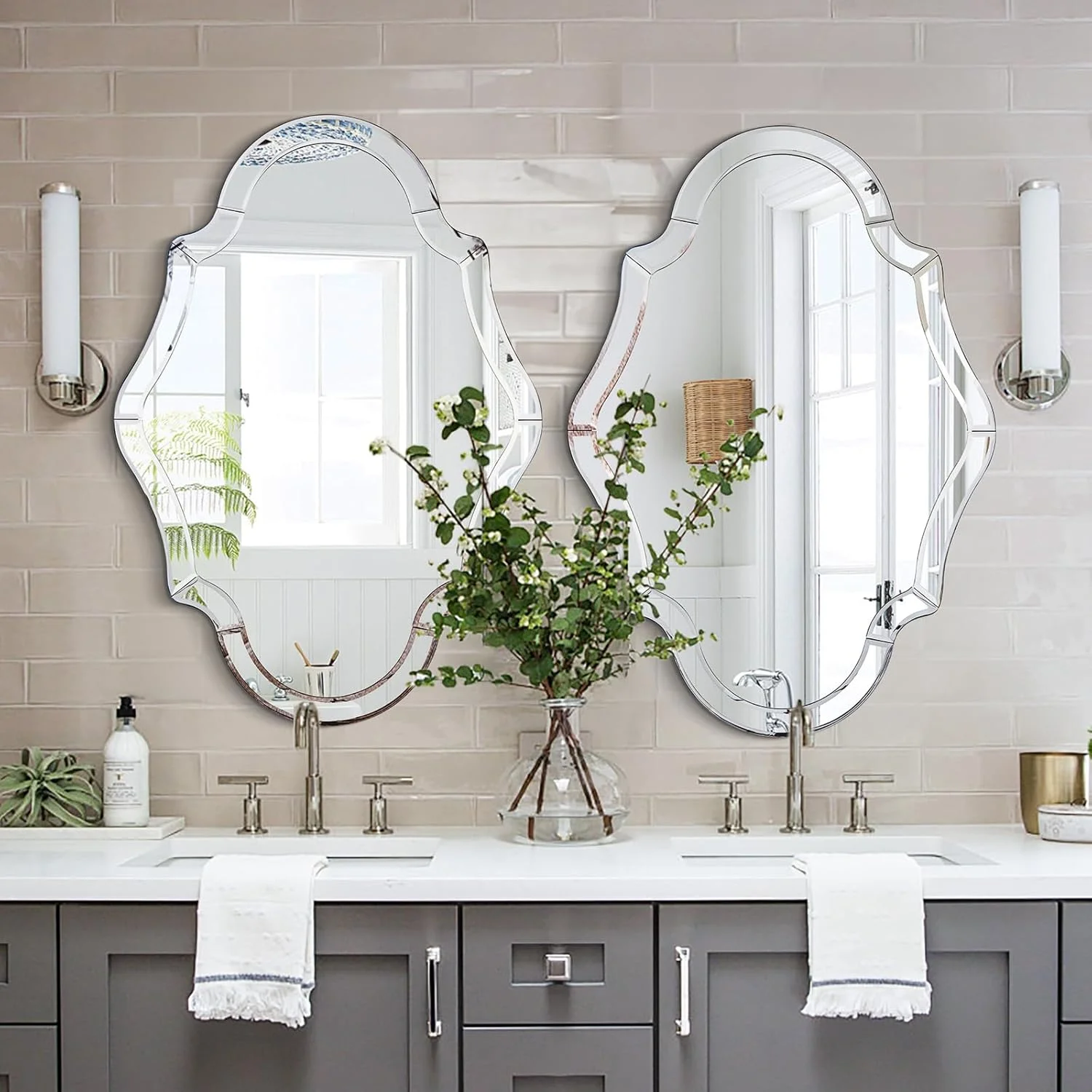 آینه دیواری دالبری، 101x71 سانتیمتر، آینه تزئینی بزرگ بدون قاب با لبههای پخدار ظریف، آینه نامنظم برای اتاق ناهارخوری، اتاق نشیمن، حمام، اتاق خواب، ورودی، قابل نصب به صورت افقی یا عمودی آینه دیواری دالبری، 101x71 سانتیمتر، آینه تزئینی بزرگ بدون قاب با لبههای پخدار ظریف، آینه نامنظم برای اتاق ناهارخوری، اتاق نشیمن، حمام، اتاق خواب، ورودی، قابل نصب به صورت افقی یا عمودی