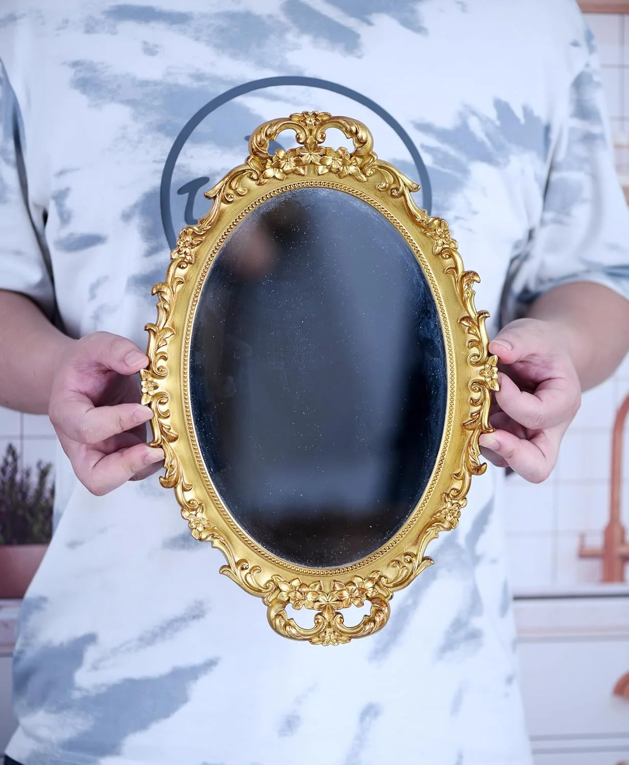 آینه تزئینی بیضی شکل کوچک Tstarer با قاب طلایی به سبک وینتیج، 24.1 سانتی متر عرض × 36.8 سانتی متر طول (طلایی) آینه تزئینی بیضی شکل کوچک Tstarer با قاب طلایی به سبک وینتیج، 24.1 سانتی متر عرض × 36.8 سانتی متر طول (طلایی)