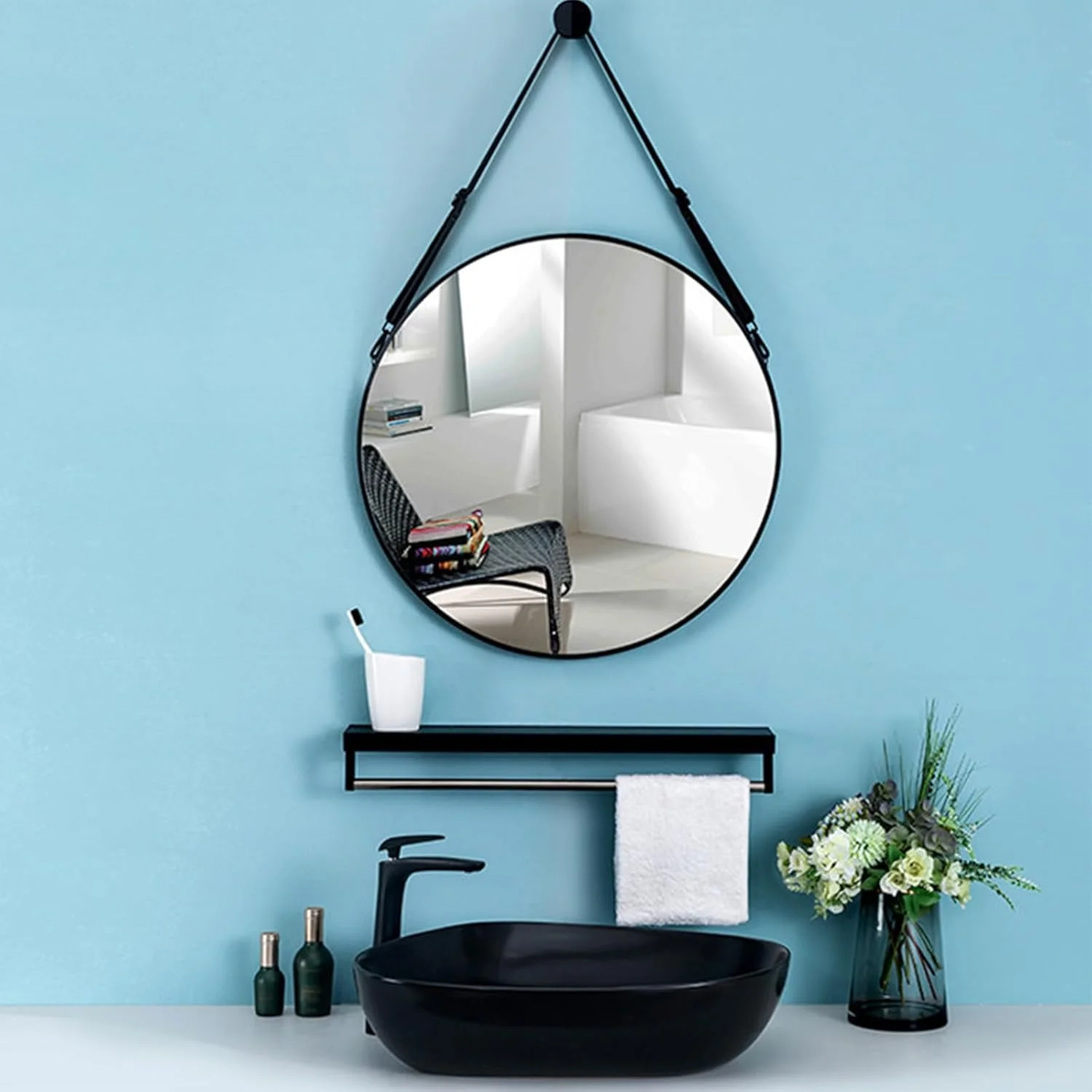 آینه دیواری گرد مشکی آویز Vparty - قاب فلزی دایره ای 60x60 سانتی متر و بند چرمی قابل تنظیم، آینه گرد دکور دیوار برای آرایش، آینه توالت و حمام آینه دیواری گرد مشکی آویز Vparty - قاب فلزی دایره ای 60x60 سانتی متر و بند چرمی قابل تنظیم، آینه گرد دکور دیوار برای آرایش، آینه توالت و حمام