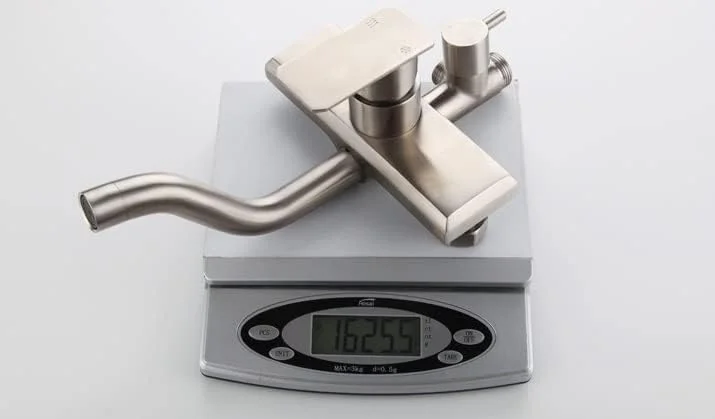 ست دوش حمام، ست دوش BEONE، دوش حمام، شیر آب گرم و سرد، با ستون دوش قابل تنظیم ارتفاع، پایه چرخشی، ست کامل قابل تنظیم دستی نصب شده روی دیوار (3 حالته، هشت ضلعی نقره ای)