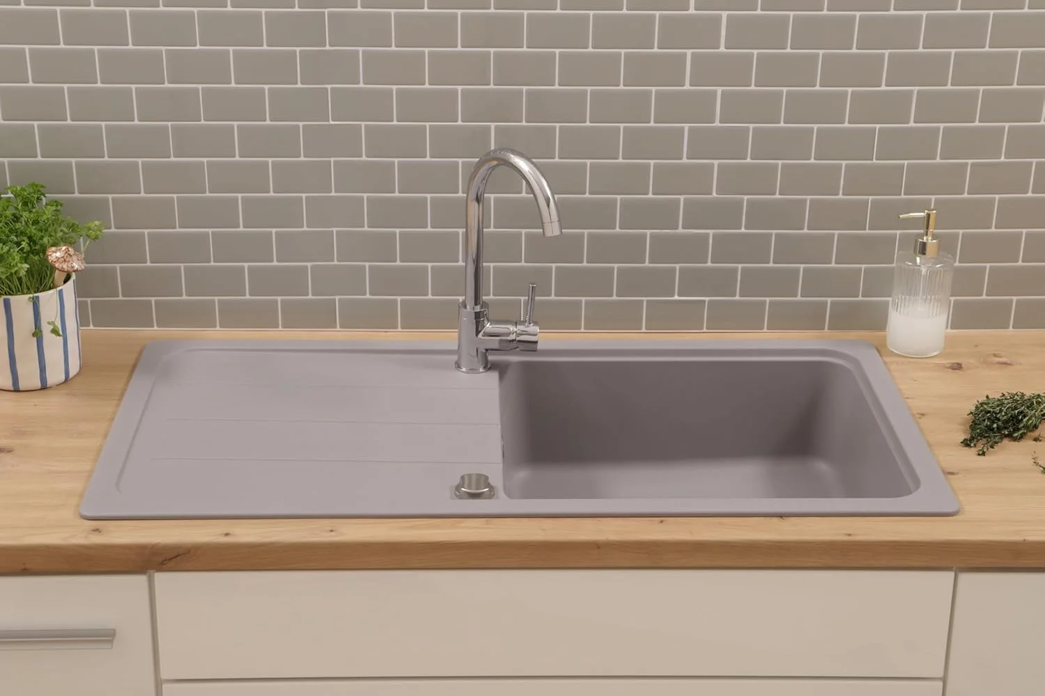 سینک گرانیتی جامد رسپکتا آستین 100 × 50 سانتی متر / مقاوم در برابر حرارت / دارای سینی آبچکان مورب / نصب توکار و زیرکار / تک لگن / مناسب برای کابینت های زیر سینک با عرض 60 سانتی متر / خاکستری