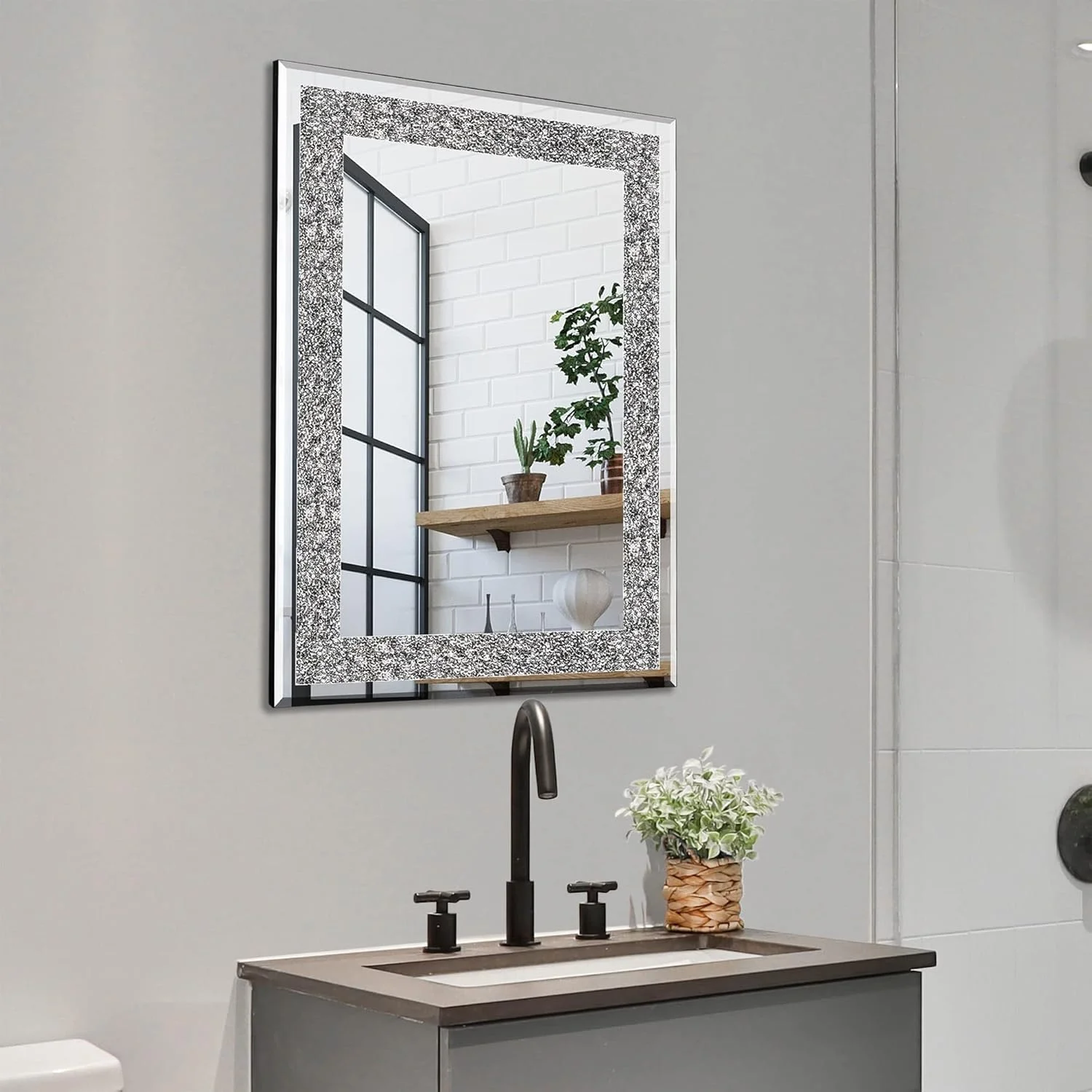 آینه دیواری رومنگ مستطیلی با کریستال های خرد شده الماسی برای دکوراسیون منزل، آینه تزئینی برای حمام، ورودی و اتاق خواب، 50 در 70 سانتی متر آینه دیواری رومنگ مستطیلی با کریستال های خرد شده الماسی برای دکوراسیون منزل، آینه تزئینی برای حمام، ورودی و اتاق خواب، 50 در 70 سانتی متر