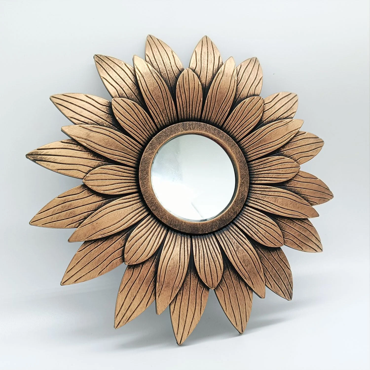 آینه های دیواری طلایی رترو MCCXXII بسته 1 عددی. آینه های گرد. شکل گل آفتابگردان. آینه های تزئینی. آینه های دیواری برای دکوراسیون منزل. قاب های پلاستیکی. آینه های شیشه ای. رنگ طلایی قدیمی. آینه های دیواری طلایی رترو MCCXXII بسته 1 عددی. آینه های گرد. شکل گل آفتابگردان. آینه های تزئینی. آینه های دیواری برای دکوراسیون منزل. قاب های پلاستیکی. آینه های شیشه ای. رنگ طلایی قدیمی.