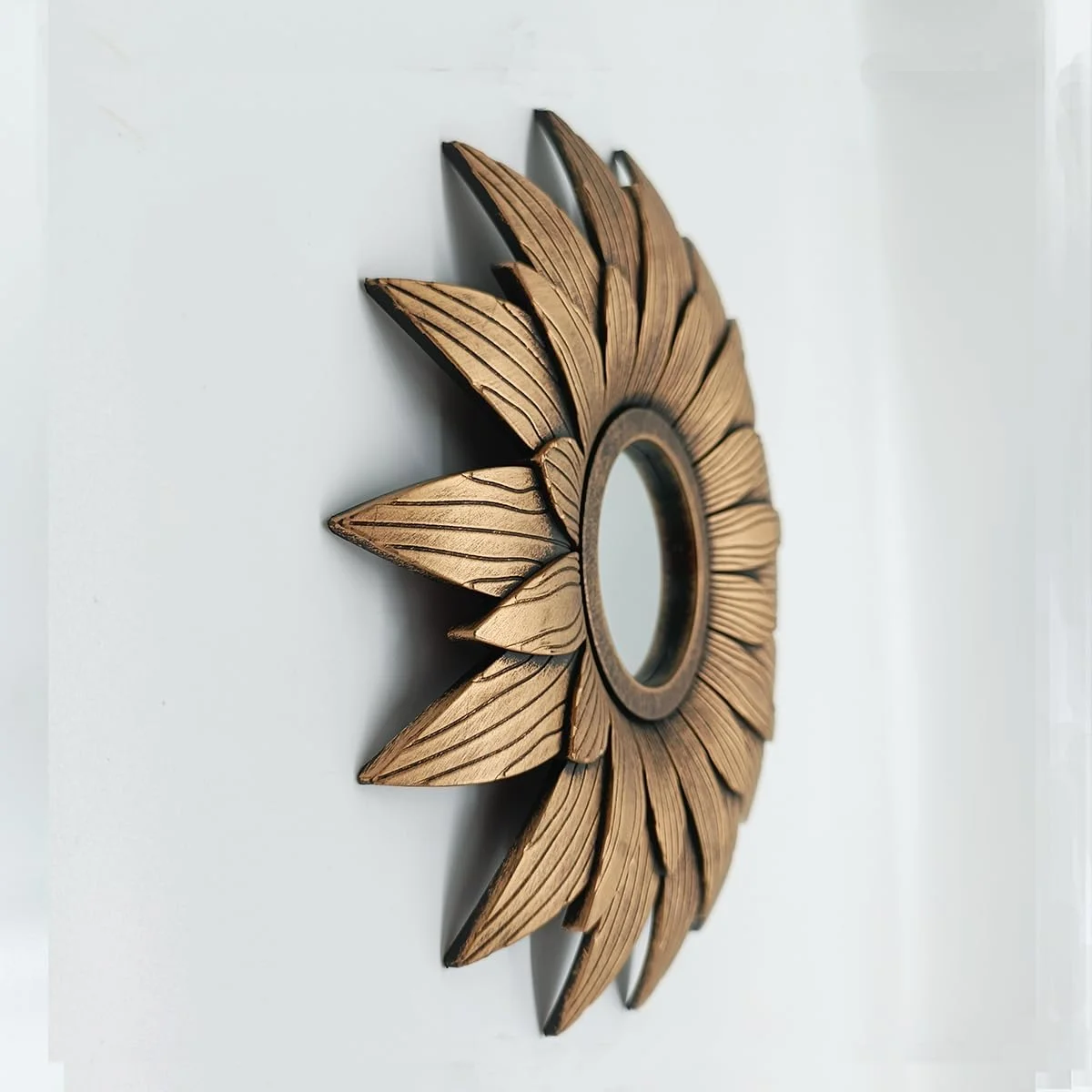 آینه های دیواری طلایی رترو MCCXXII بسته 1 عددی. آینه های گرد. شکل گل آفتابگردان. آینه های تزئینی. آینه های دیواری برای دکوراسیون منزل. قاب های پلاستیکی. آینه های شیشه ای. رنگ طلایی قدیمی. آینه های دیواری طلایی رترو MCCXXII بسته 1 عددی. آینه های گرد. شکل گل آفتابگردان. آینه های تزئینی. آینه های دیواری برای دکوراسیون منزل. قاب های پلاستیکی. آینه های شیشه ای. رنگ طلایی قدیمی.