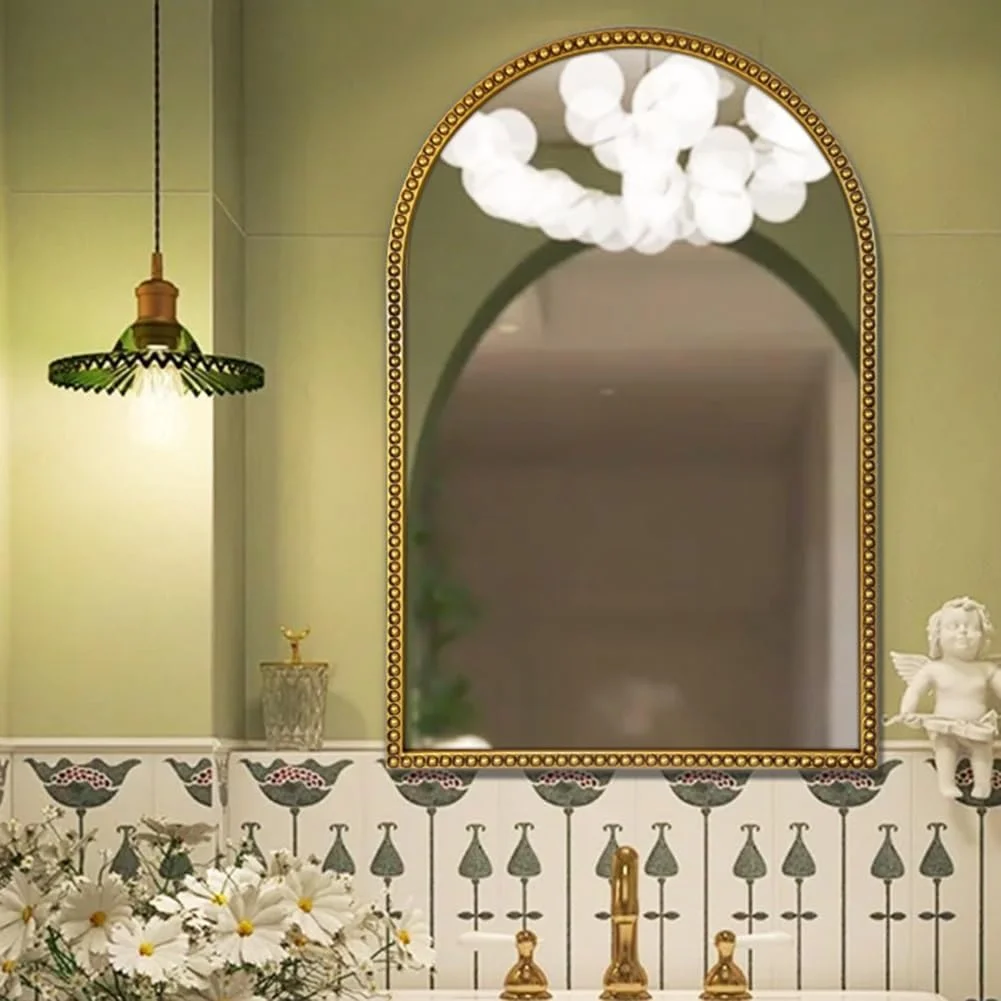 آینه دیواری قوسی شکل KXWOQ3ED، آینه تزئینی با قاب مهره ای، 90x60 سانتی متر، آینه آرایشی طلایی عتیقه برای میز آرایش، اتاق خواب، اتاق نشیمن، ورودی، حمام، شومینه
