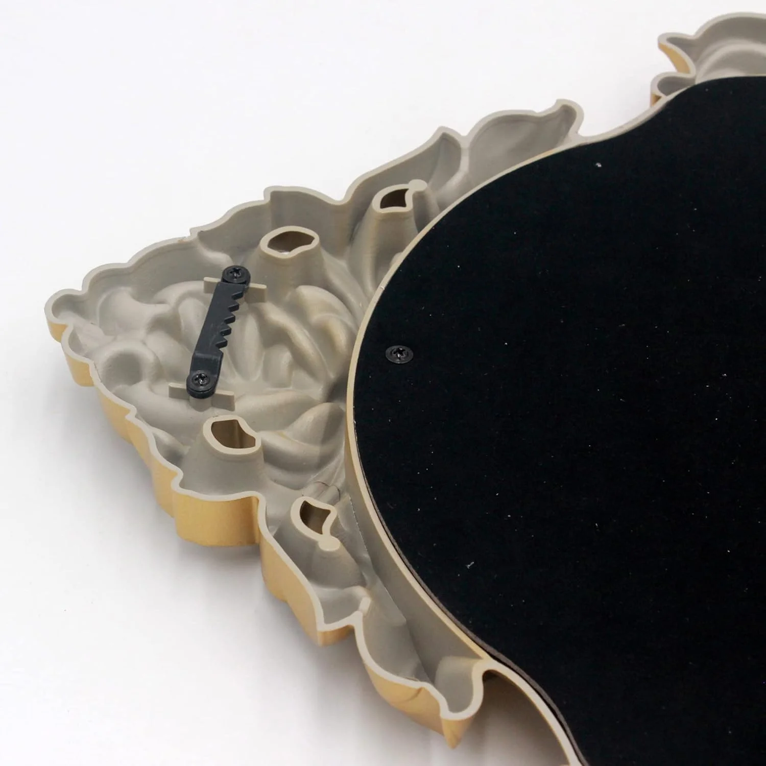 آینه دکوراتیو طرح سپر Eaoundm، سبک وینتج، ابعاد 42x29 سانتیمتر (طلایی آنتیک) آینه دکوراتیو طرح سپر Eaoundm، سبک وینتج، ابعاد 42x29 سانتیمتر (طلایی آنتیک)