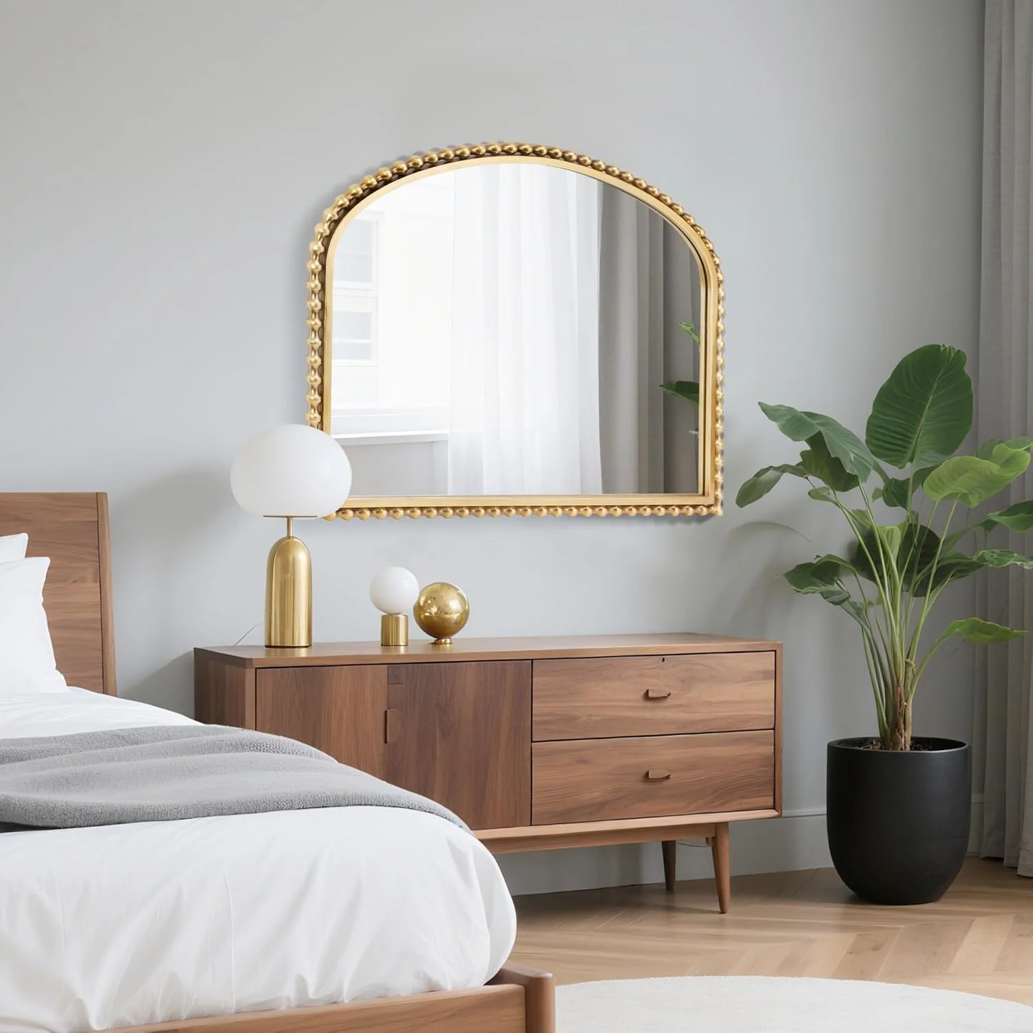 آینه قدی کمانی پهن CAVINHOME، طرح قدیمی - 91x71 سانتی متر، آینه مهره دار طلایی عتیقه با طرح برجسته، آینه دیواری تزئینی بزرگ و مجلل برای اتاق خواب، اتاق نشیمن، ورودی، شومینه