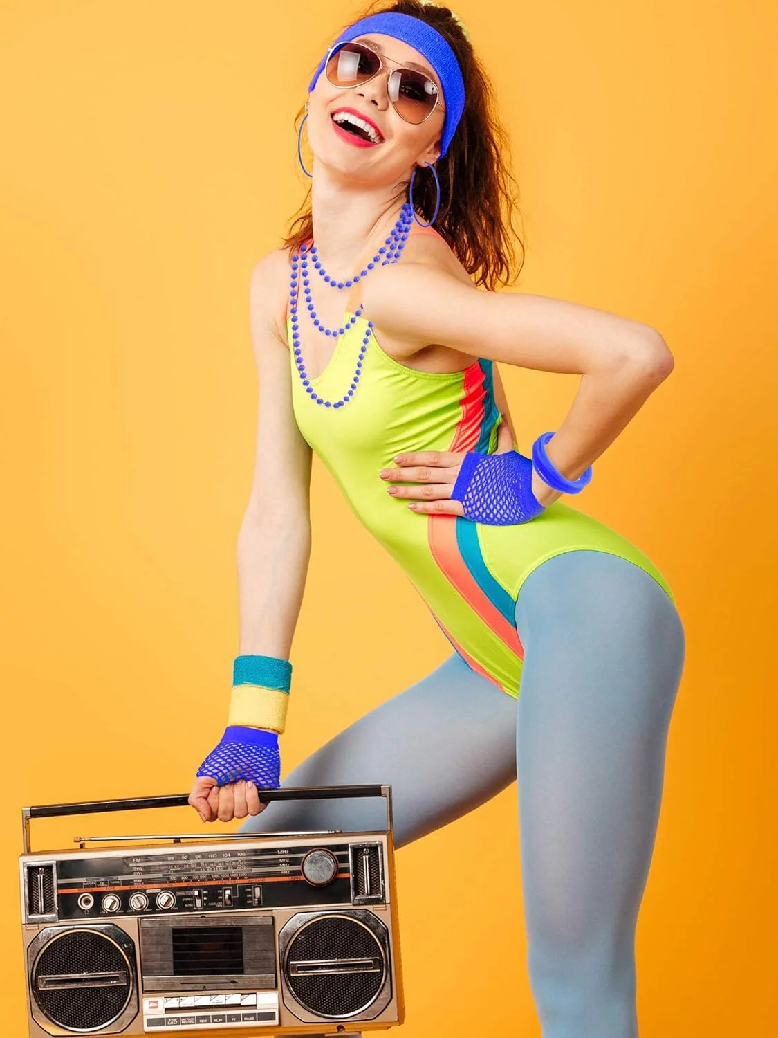 اکسسوری لباس مهمانی دهه 80 شامل هدبند توری، گوشواره، دستکش توری، گردنبند و دستبند برای مهمانی های رترو (آبی سلطنتی) اکسسوری لباس مهمانی دهه 80 شامل هدبند توری، گوشواره، دستکش توری، گردنبند و دستبند برای مهمانی های رترو (آبی سلطنتی)