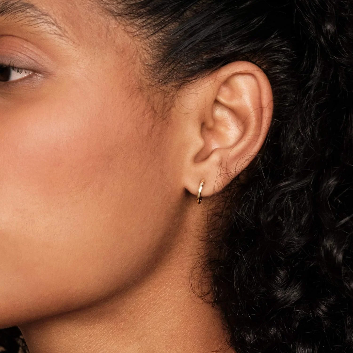 گوشواره های حلقه ای کوچک پاوی، روکش طلای 14 عیار، طلای ورمیل، نقره استرلینگ S925 گوشواره های حلقه ای کوچک پاوی، روکش طلای 14 عیار، طلای ورمیل، نقره استرلینگ S925