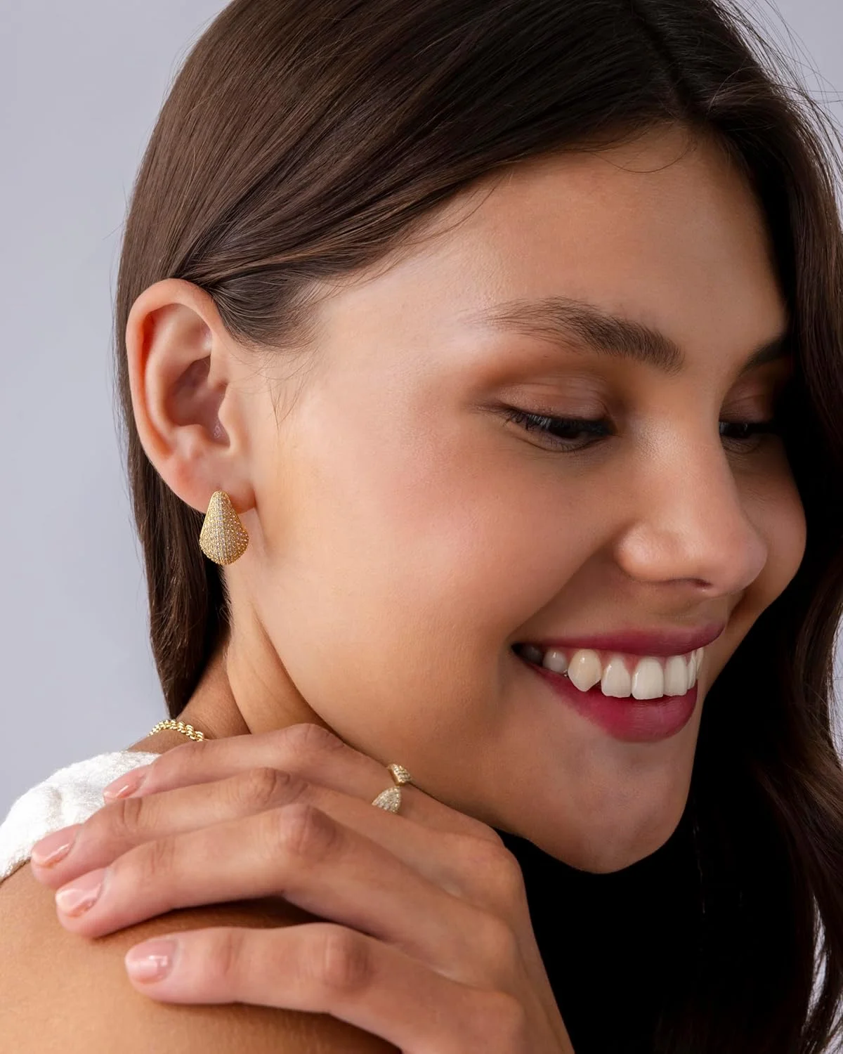 گوشواره های آویز درشت پاوه روکش طلای 14 عیار PAVOI زنانه | جفت گوشواره های نگین دار زیرکونیا کوبیک گوشواره های آویز درشت پاوه روکش طلای 14 عیار PAVOI زنانه | جفت گوشواره های نگین دار زیرکونیا کوبیک