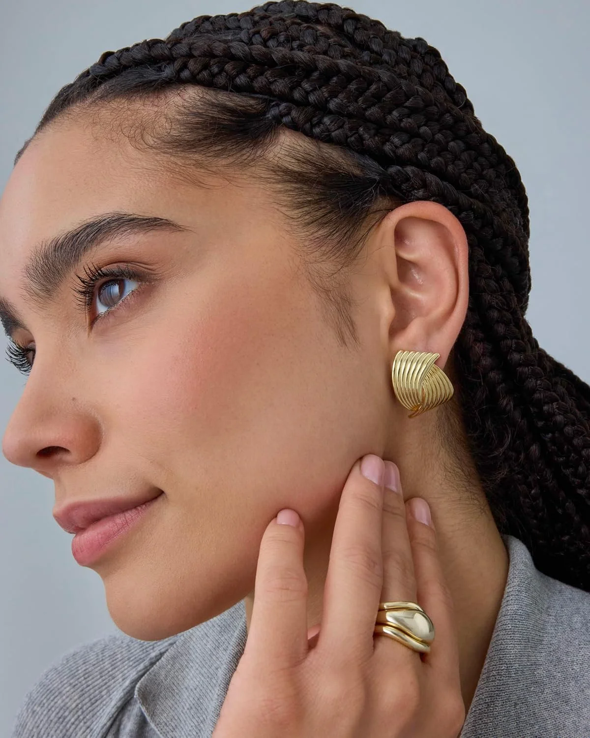 گوشواره های زنانه پاوی با روکش طلای 14 عیار - گوشواره های آویزدار و میخی طرح گره، هندسی، مثلثی، طنابی، دکمه ای، صدف و بال گوشواره های زنانه پاوی با روکش طلای 14 عیار - گوشواره های آویزدار و میخی طرح گره، هندسی، مثلثی، طنابی، دکمه ای، صدف و بال