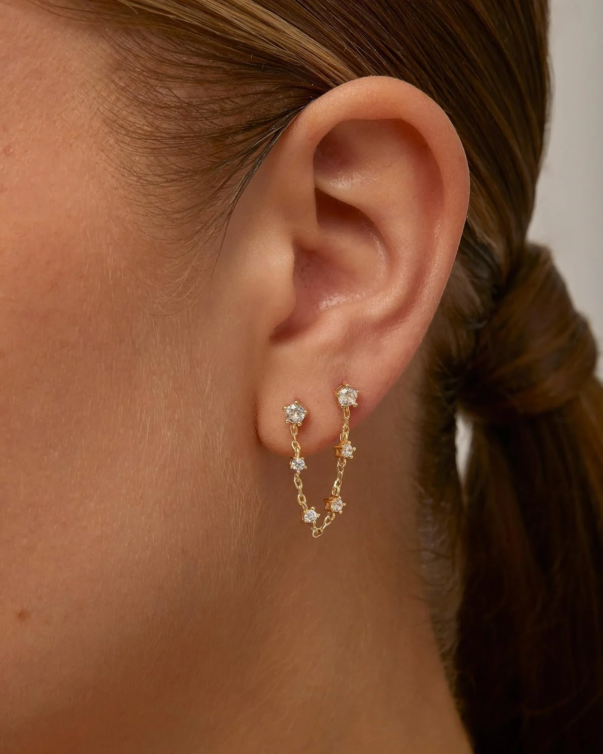 گوشواره های زنجیره ای ظریف با روکش طلای 14 عیار PAVOI برای زنان | گوشواره های آویز زنجیره ای با نگین زیرکونیا | گوشواره های نگین دار زیرکونیا