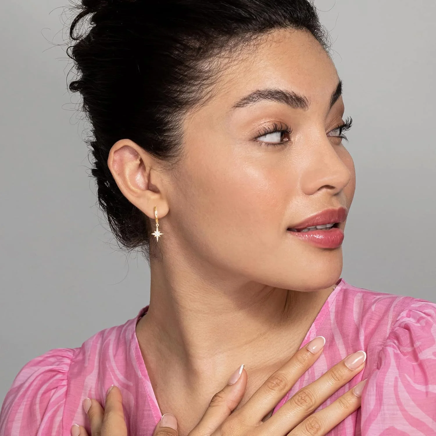 گوشواره های آویزی/آویز حلقه ای سبک وزن با روکش طلای 14 عیار و پایه نقره استرلینگ S925 پاوی برای زنان | نگین تک تخمه زیرکونیا | گوشواره های ظریف گوشواره های آویزی/آویز حلقه ای سبک وزن با روکش طلای 14 عیار و پایه نقره استرلینگ S925 پاوی برای زنان | نگین تک تخمه زیرکونیا | گوشواره های ظریف