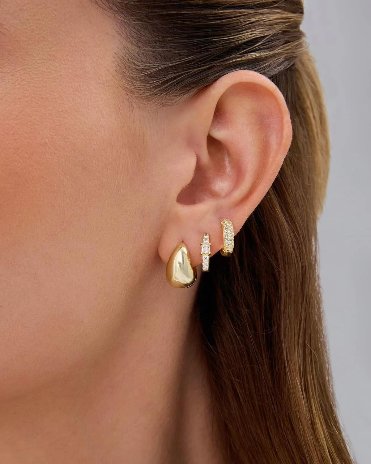 گوشواره های حلقه ای آغوشی سه جفتی با روکش طلای 18 عیار و پایه نقره استرلینگ PAVOI برای زنان - بسته گوشواره های حلقه ای طلایی سه تایی با زیرکونیا مکعبی - ست جواهرات بیانیه سوراخ کننده آغوشی گنبدی ضخیم