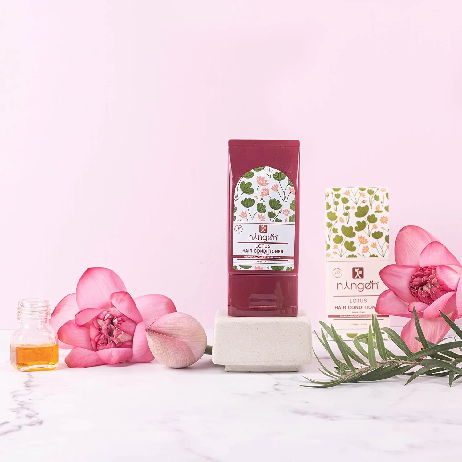 نرم کننده مو نیینگن لوتوس | غنی شده با عصاره های جوجوبا و آرگان | تست شده توسط متخصص پوست، بدون پارابن | تغذیه کننده و صاف کننده مو، تقویت کننده رشد | 100 گرم، مشکی