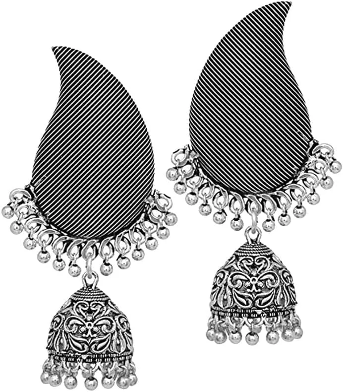 گوشواره های آویز Jhumki طرح طاووس با الهام از سبک وینتج و بوهمی هندی، طراحی پیچیده و اکسید شده، زیورآلات مد قومی برای زنان گوشواره های آویز Jhumki طرح طاووس با الهام از سبک وینتج و بوهمی هندی، طراحی پیچیده و اکسید شده، زیورآلات مد قومی برای زنان