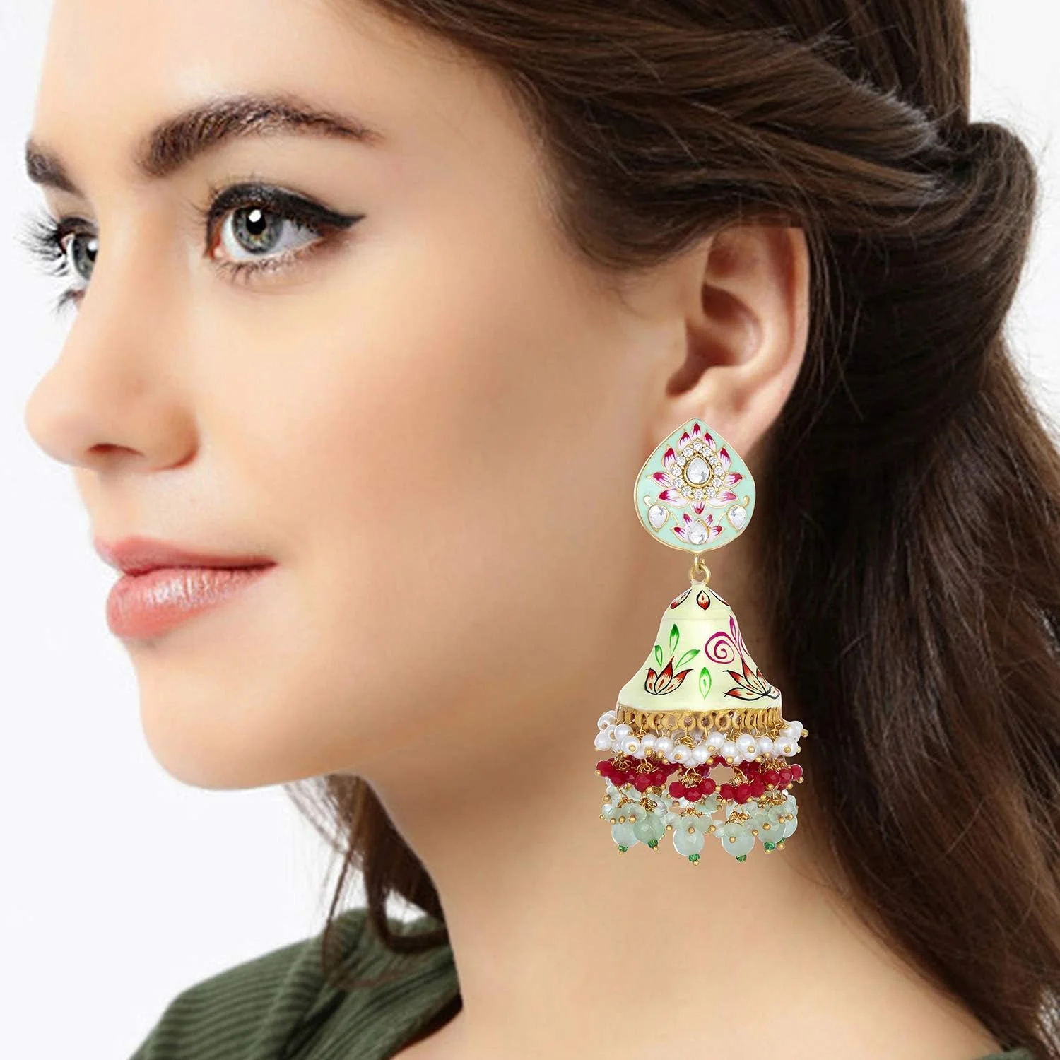 گوشواره های جومکی برنجی با روکش نقره ای و کندن مصنوعی به سبک بالیوود سنتی هندی Aheli برای زنان، سبز گوشواره های جومکی برنجی با روکش نقره ای و کندن مصنوعی به سبک بالیوود سنتی هندی Aheli برای زنان، سبز