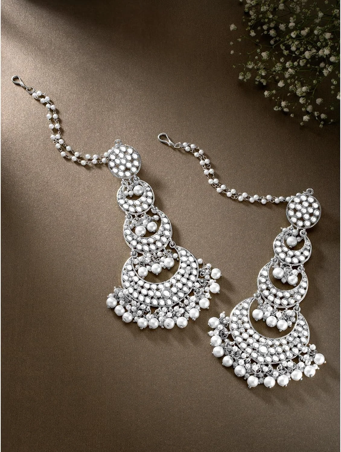 آهلی گوشواره های آویز بلند نقره ای با نگین های Kundan و Lariya، جواهرات قومی برای زنان آهلی گوشواره های آویز بلند نقره ای با نگین های Kundan و Lariya، جواهرات قومی برای زنان