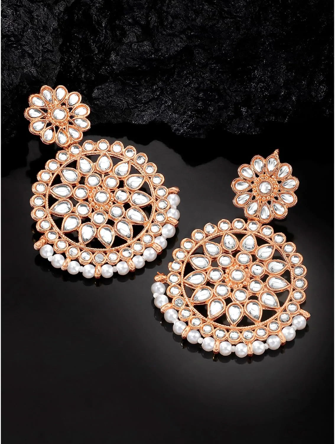 آویز گوشواره زنانه Aheli با روکش طلای رزگلد، نگین کاری شده با نگین های Kundan و مهره، جواهرات مد قومی آویز گوشواره زنانه Aheli با روکش طلای رزگلد، نگین کاری شده با نگین های Kundan و مهره، جواهرات مد قومی