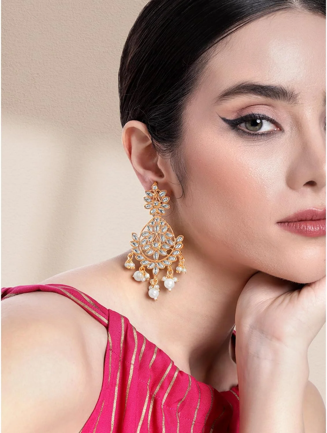 گوشواره های آویز زنانه Aheli با روکش طلای رز، نگین کاری شده با Kundan و مهره، جواهرات قومی گوشواره های آویز زنانه Aheli با روکش طلای رز، نگین کاری شده با Kundan و مهره، جواهرات قومی