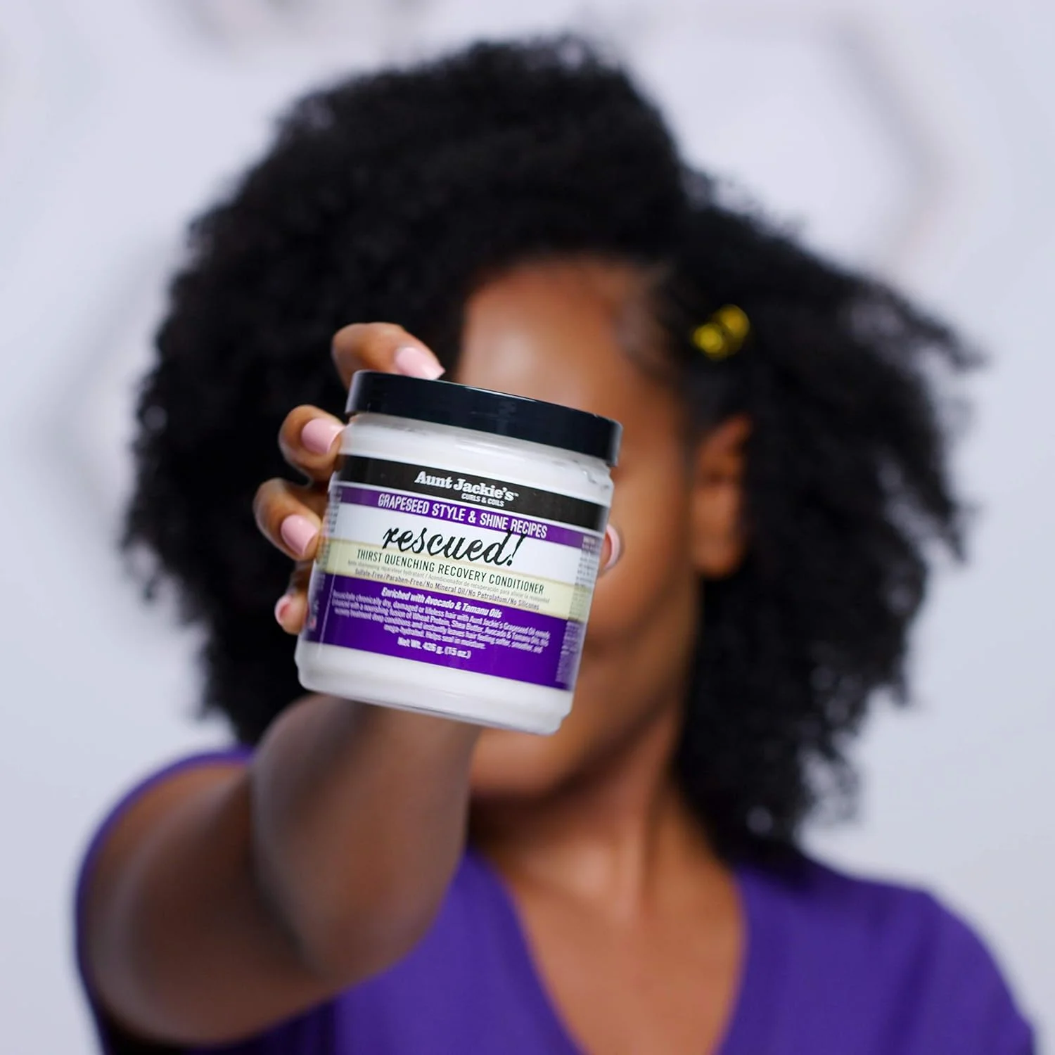 نرم کننده موی آبرسان قوی بدون نیاز به آبکشی Aunt Jackie's Curls and Coils Quench برای موهای فر، مجعد و موج دار غنی شده با شی باتر، سفید، 532 میلی لیتر نرم کننده موی آبرسان قوی بدون نیاز به آبکشی Aunt Jackie's Curls and Coils Quench برای موهای فر، مجعد و موج دار غنی شده با شی باتر، سفید، 532 میلی لیتر