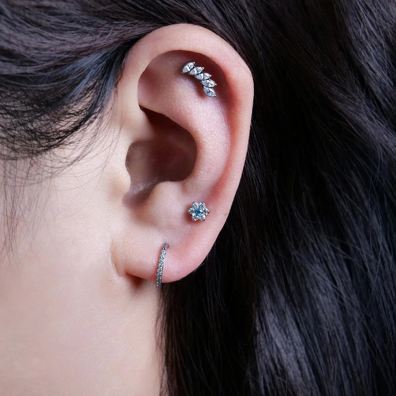 گوشواره های میخی تیتانیومی خالص ضد حساسیت Limerencia F136، گوشواره های ظریف زیرکونیا مکعبی G23 برای گوش های حساس بانوان گوشواره های میخی تیتانیومی خالص ضد حساسیت Limerencia F136، گوشواره های ظریف زیرکونیا مکعبی G23 برای گوش های حساس بانوان