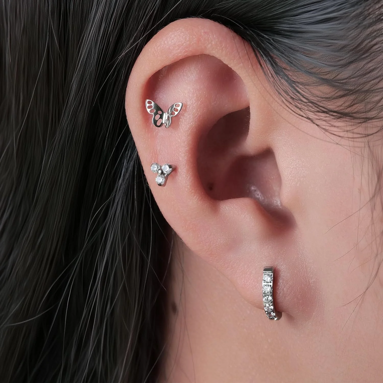 گوشواره های حلقه ای تیتانیومی هایپوآلرژنیک Limerencia، گوشواره های کوچک C شکل تیتانیوم گرید ایمپلنت F136، سبک وزن برای گوش های حساس بانوان