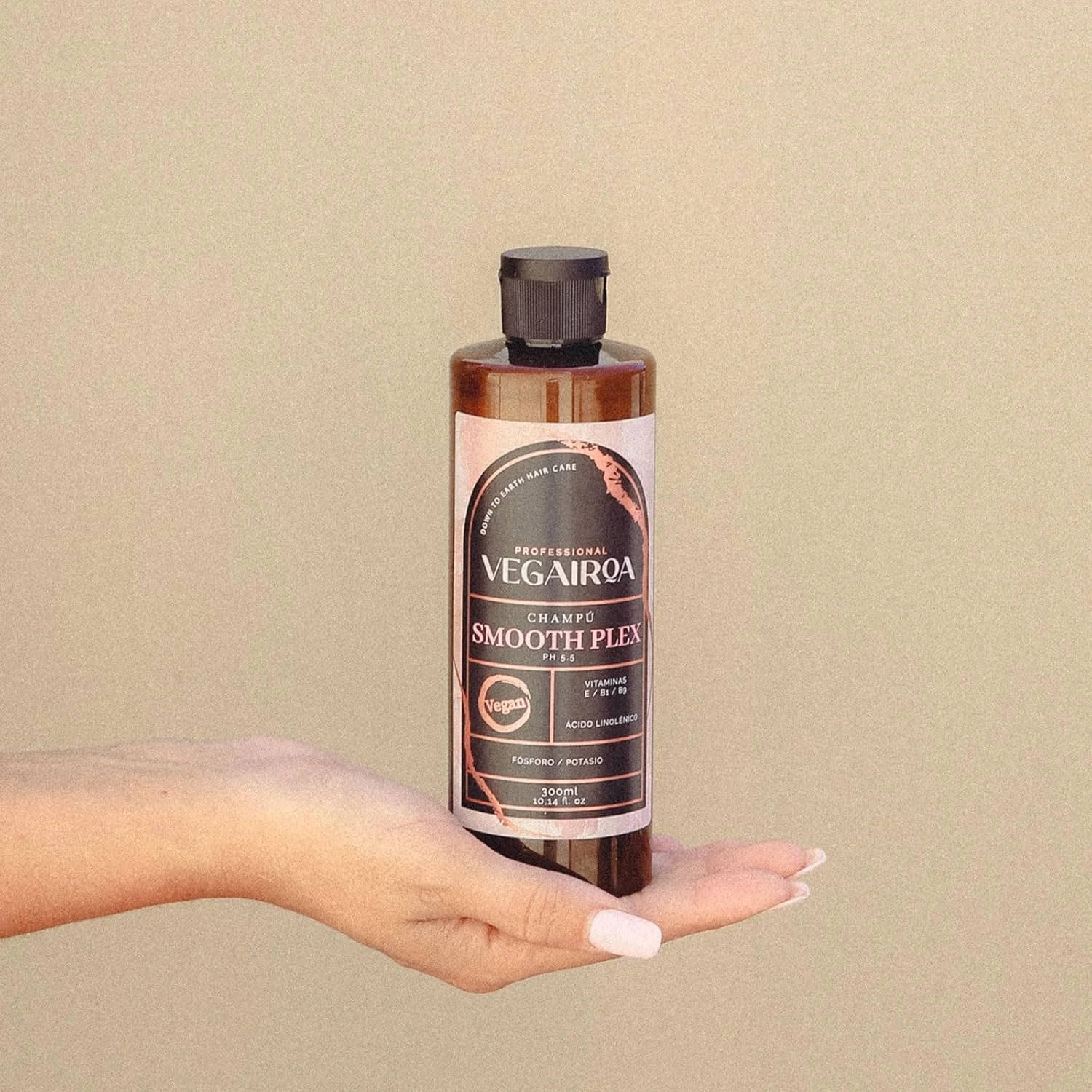 شامپو صاف کننده مو وگایروآ - شامپو صاف کننده پلکس - برای بعد از صاف کردن بی نقص مو - مرطوب کننده و مغذی - بدون وز - محصول حرفه ای آرایشگری وگان - 300 میلی لیتر شامپو صاف کننده مو وگایروآ - شامپو صاف کننده پلکس - برای بعد از صاف کردن بی نقص مو - مرطوب کننده و مغذی - بدون وز - محصول حرفه ای آرایشگری وگان - 300 میلی لیتر